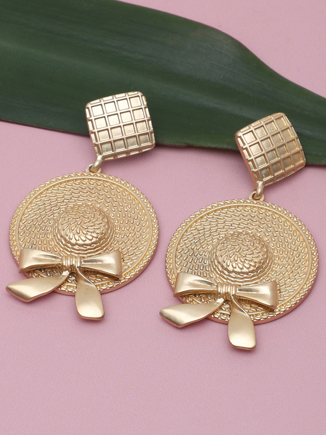 

DressBerry Gold-Plated Drop Earrings