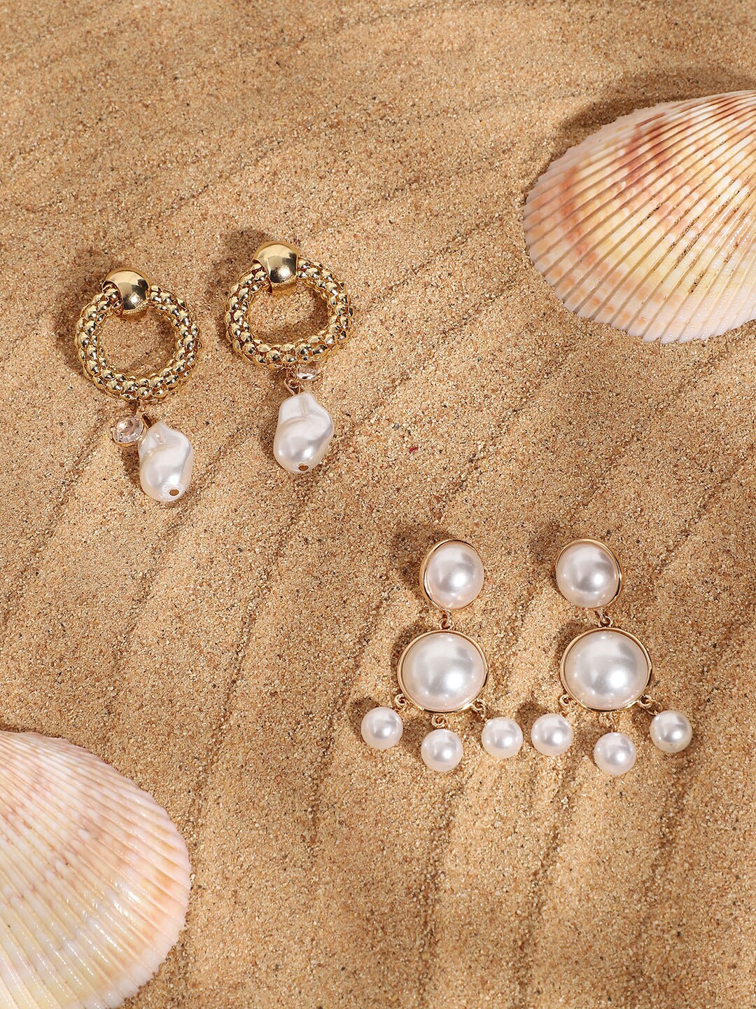 

DressBerry Set of 2 Gold Plated Drop Earrings
