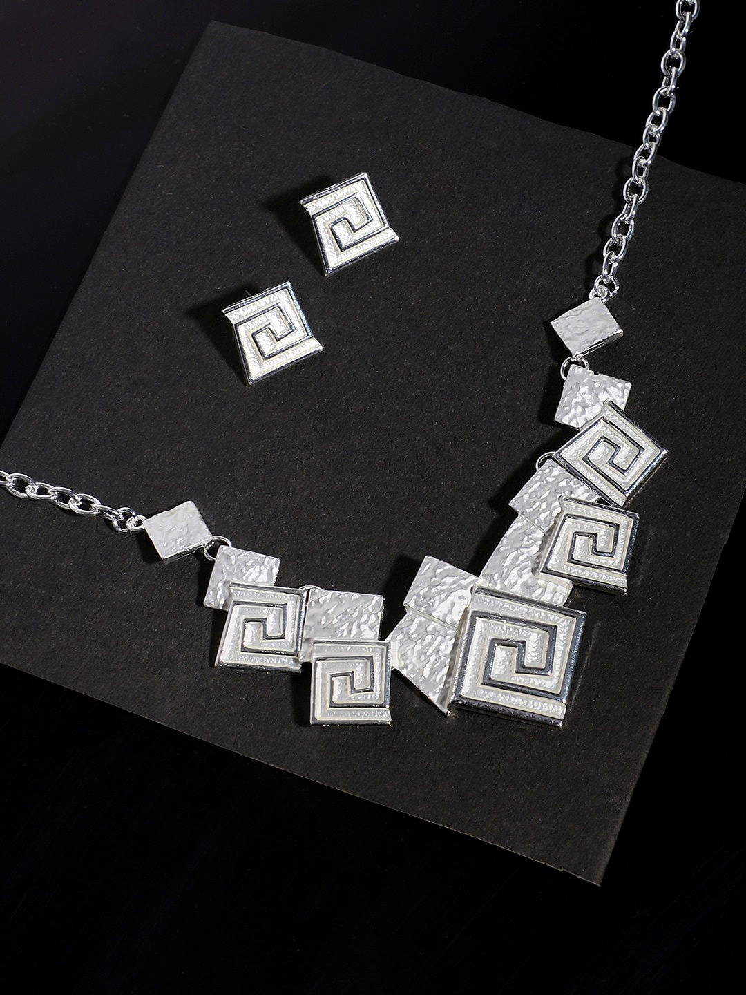 

DressBerry Silver-Toned Silver-Plated Square Swirl Necklace With Earrings