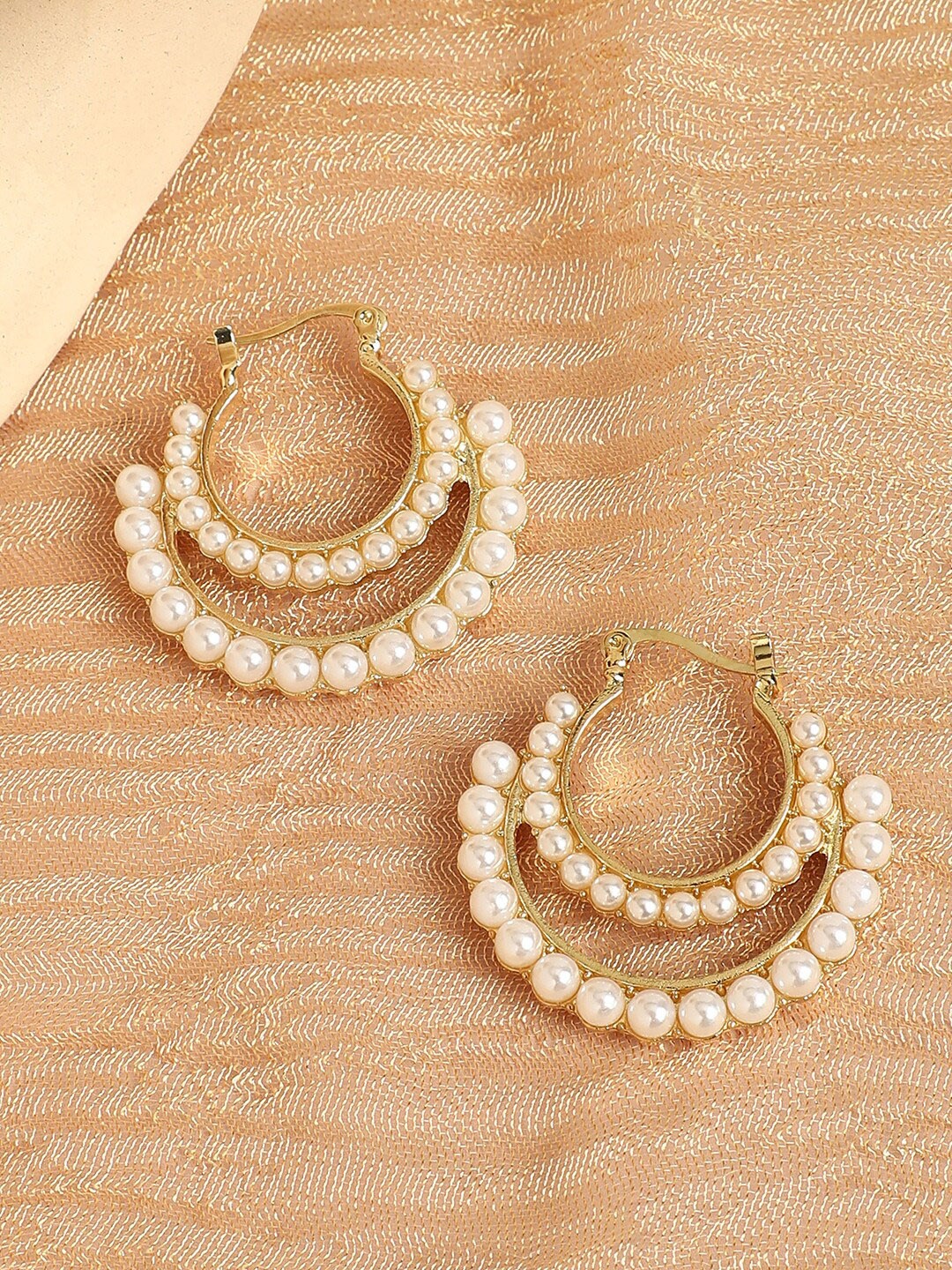 

DressBerry Gold-Toned & Off White Gold-Plated Circular Hoop Earrings