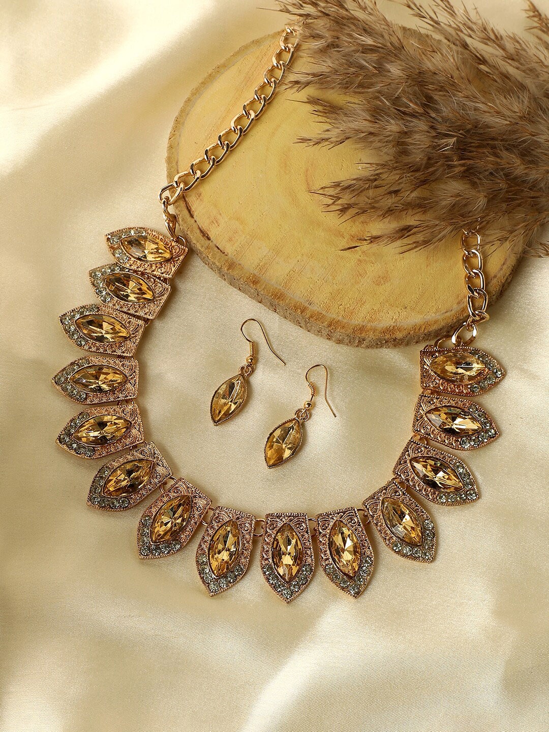 

DressBerry Gold-Plated Jewellery Set