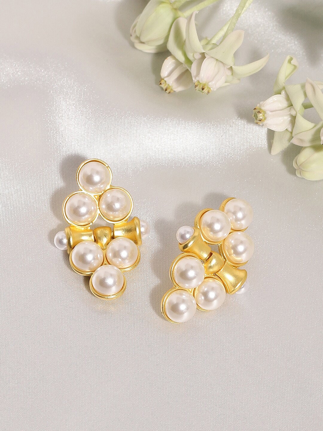 

DressBerry Gold Plated Drop Earrings