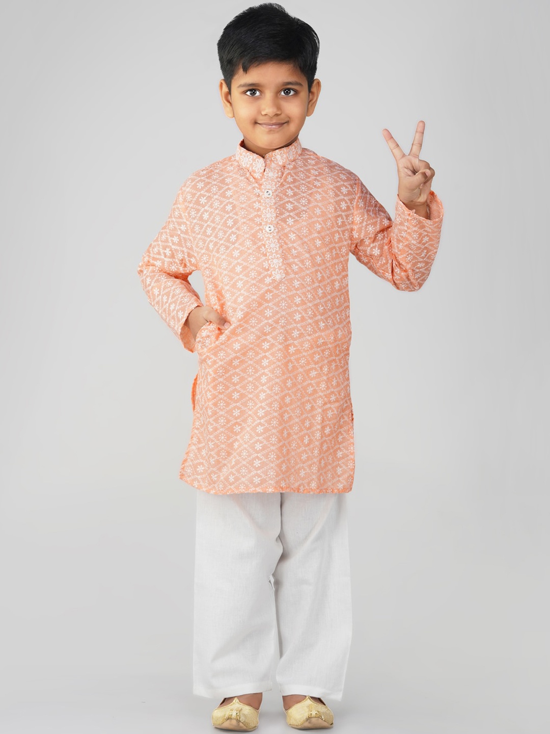 

Vastraa Fusion Boys Ethnic Motifs Mandarin Collar Embroidered Chikankari Pure Cotton Kurta, Peach