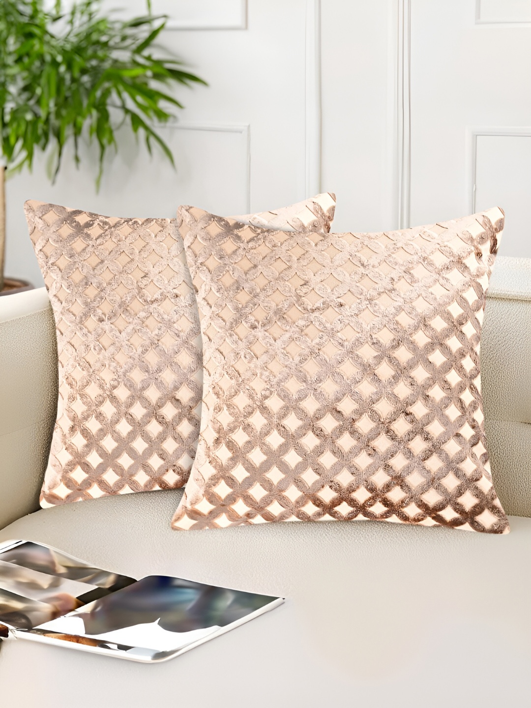 

Tesmare Beige 2 Pieces Geometric Velvet Square Cushion Covers