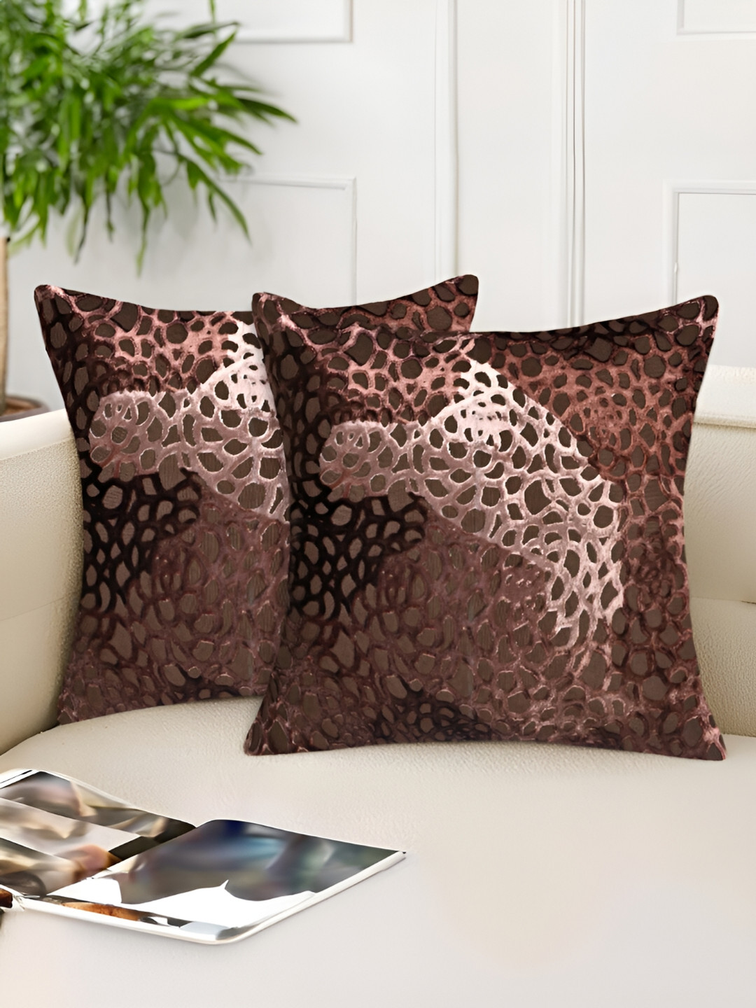 

Tesmare Brown 2 Pieces Abstract Damask Velvet Square Cushion Covers