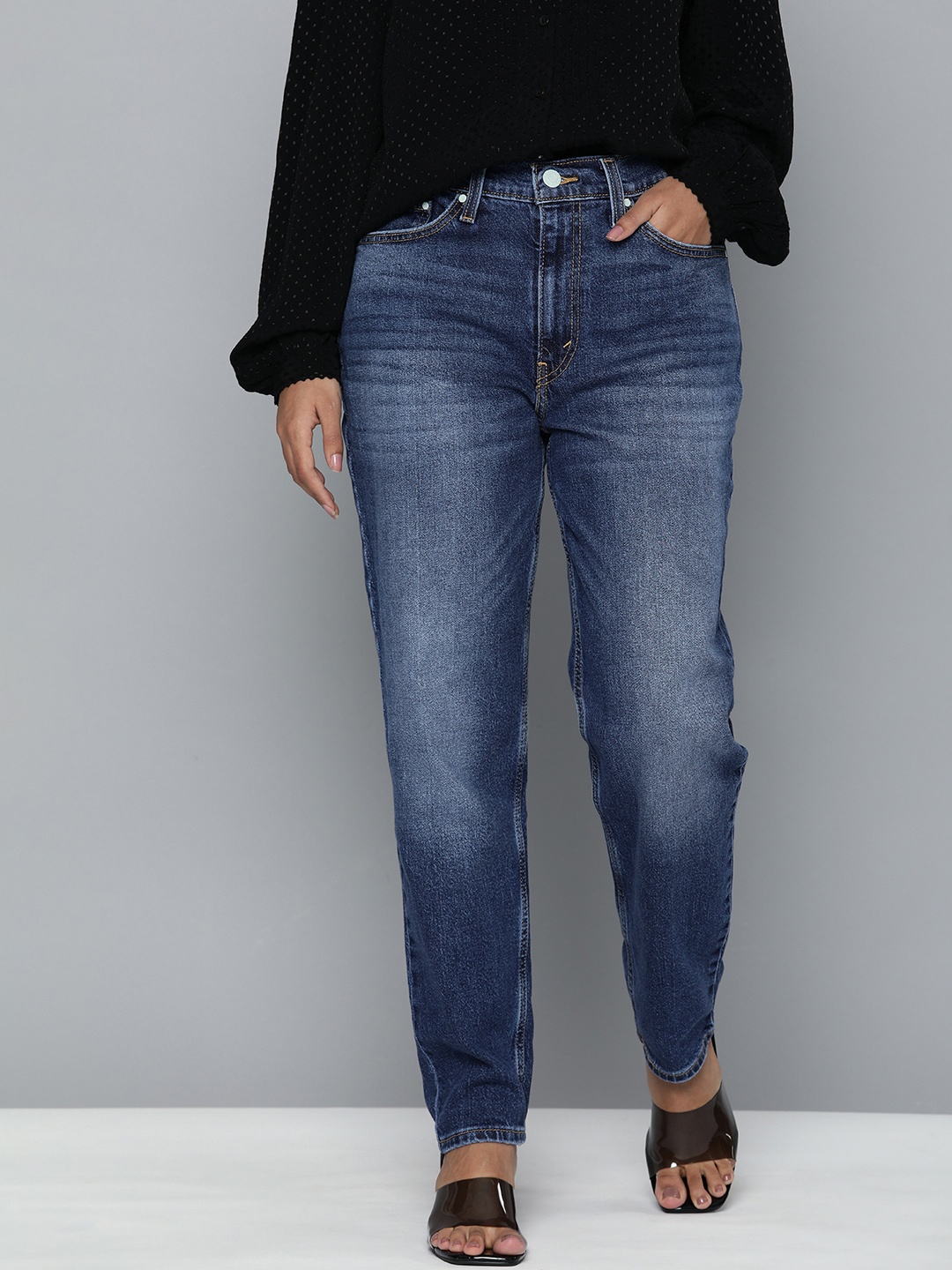 

Levis Women High-Rise 80s New Mom Loose Fit Stretchable Jeans, Navy blue