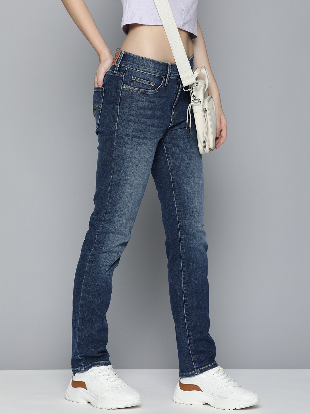 

Levis Women 312 Slim Fit Light Fade Stretchable Jeans, Navy blue