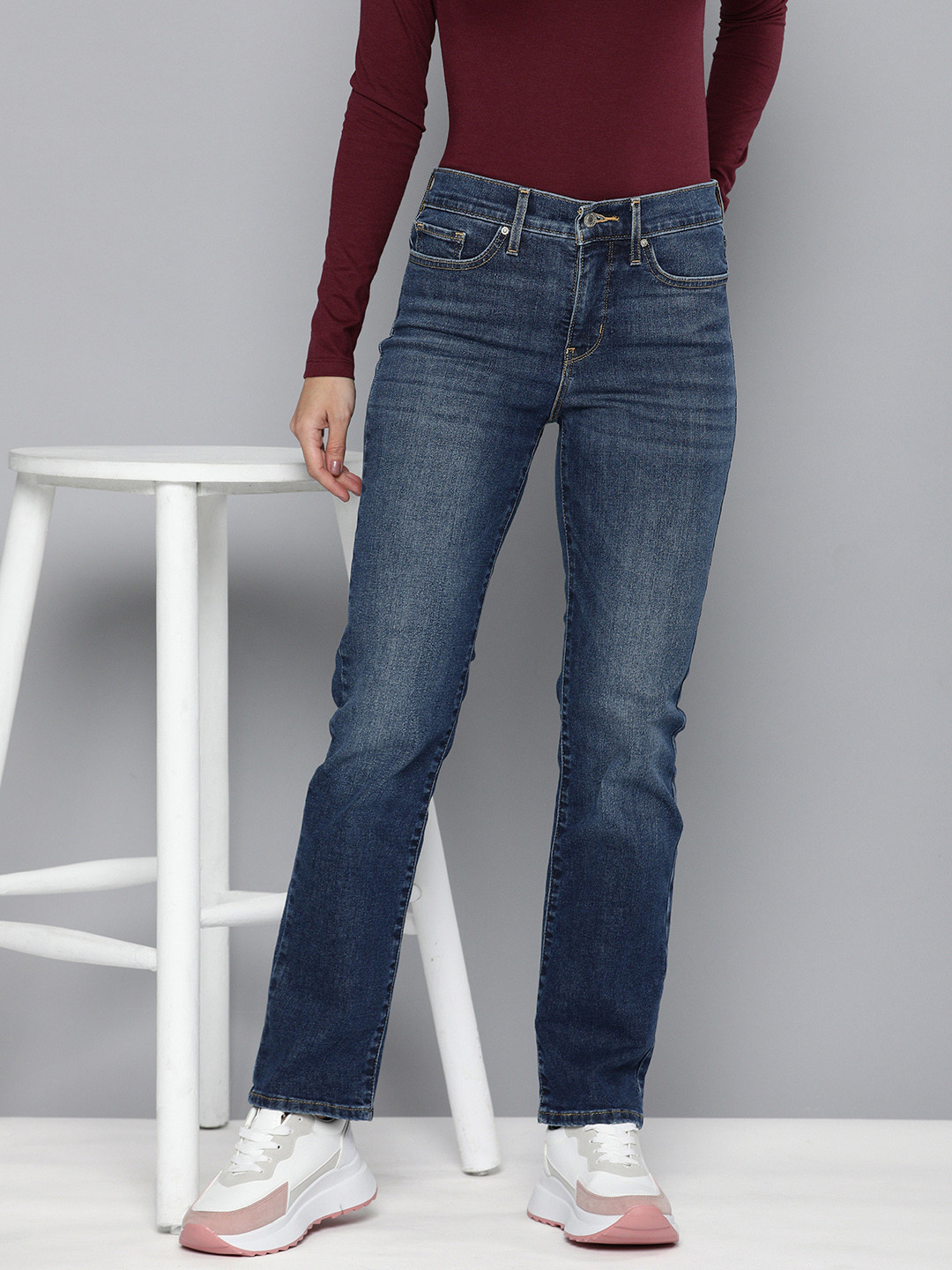

Levis Women 314 Straight Fit High-Rise Heavy Fade Stretchable Jeans, Blue