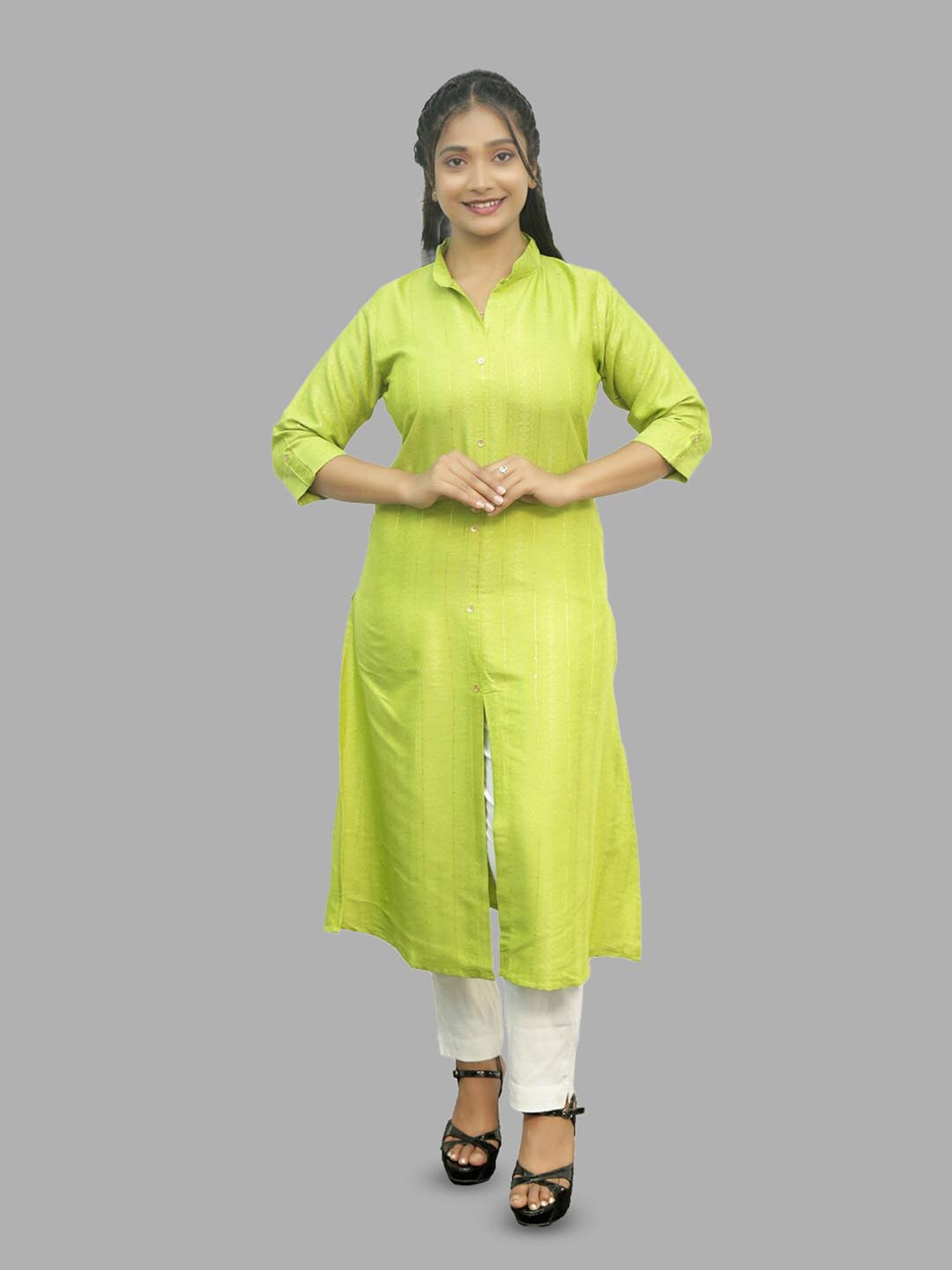 

PUSHKARA Pure Cotton Flared Sleeves Kurta, Green
