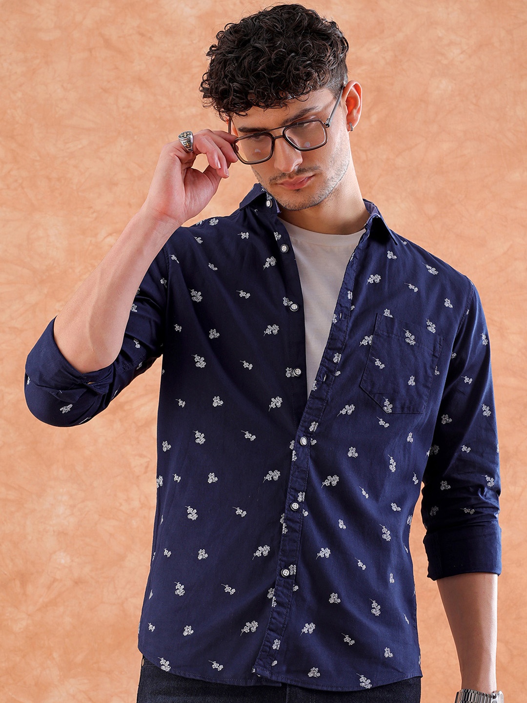 

Hardsoda by The Indian Garage Co Men Blue Printed Casual Shirt