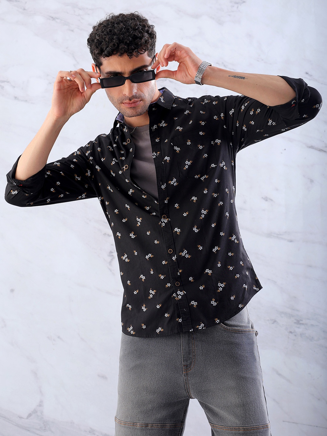 

HARDSODA Men Black Printed Casual Shirt