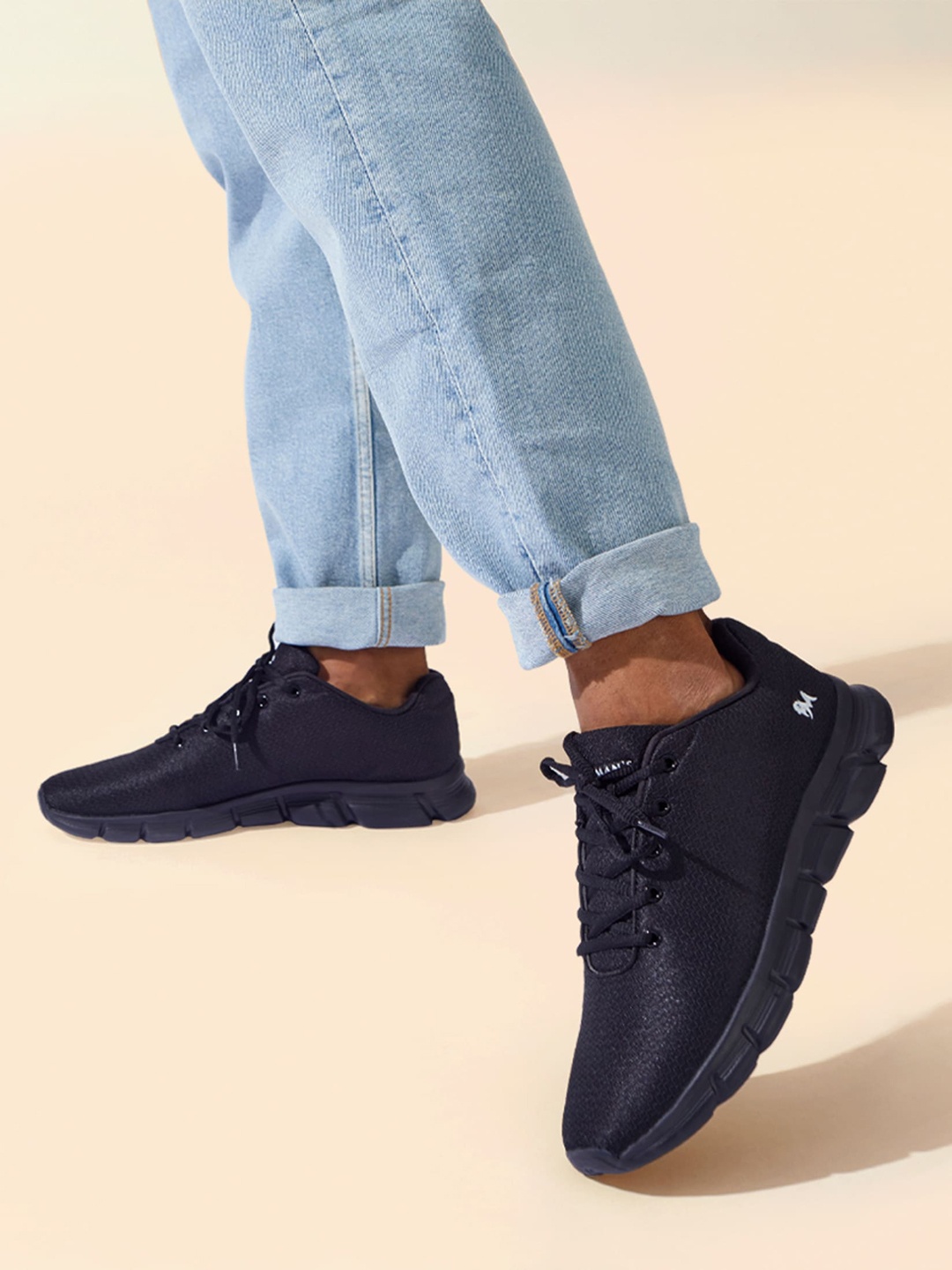 

NEEMANS Men Textured Lightweight Lace Up Sneakers, Black