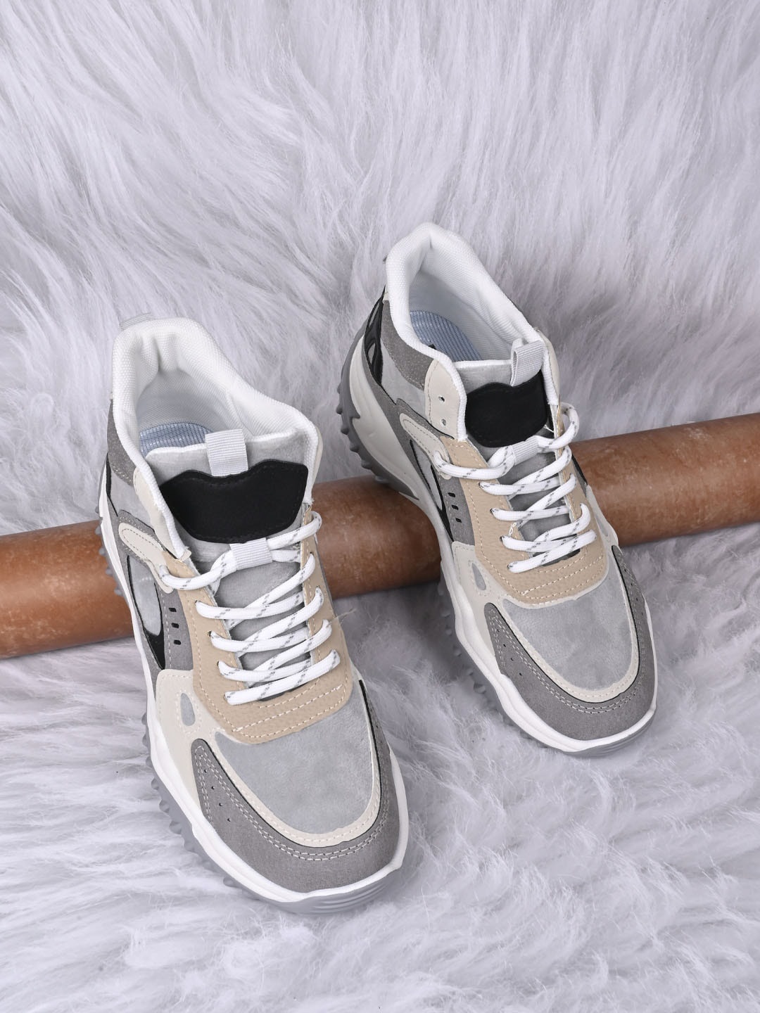

Jove Women Mid Top Colourblocked Lightweight Sneakers, Grey
