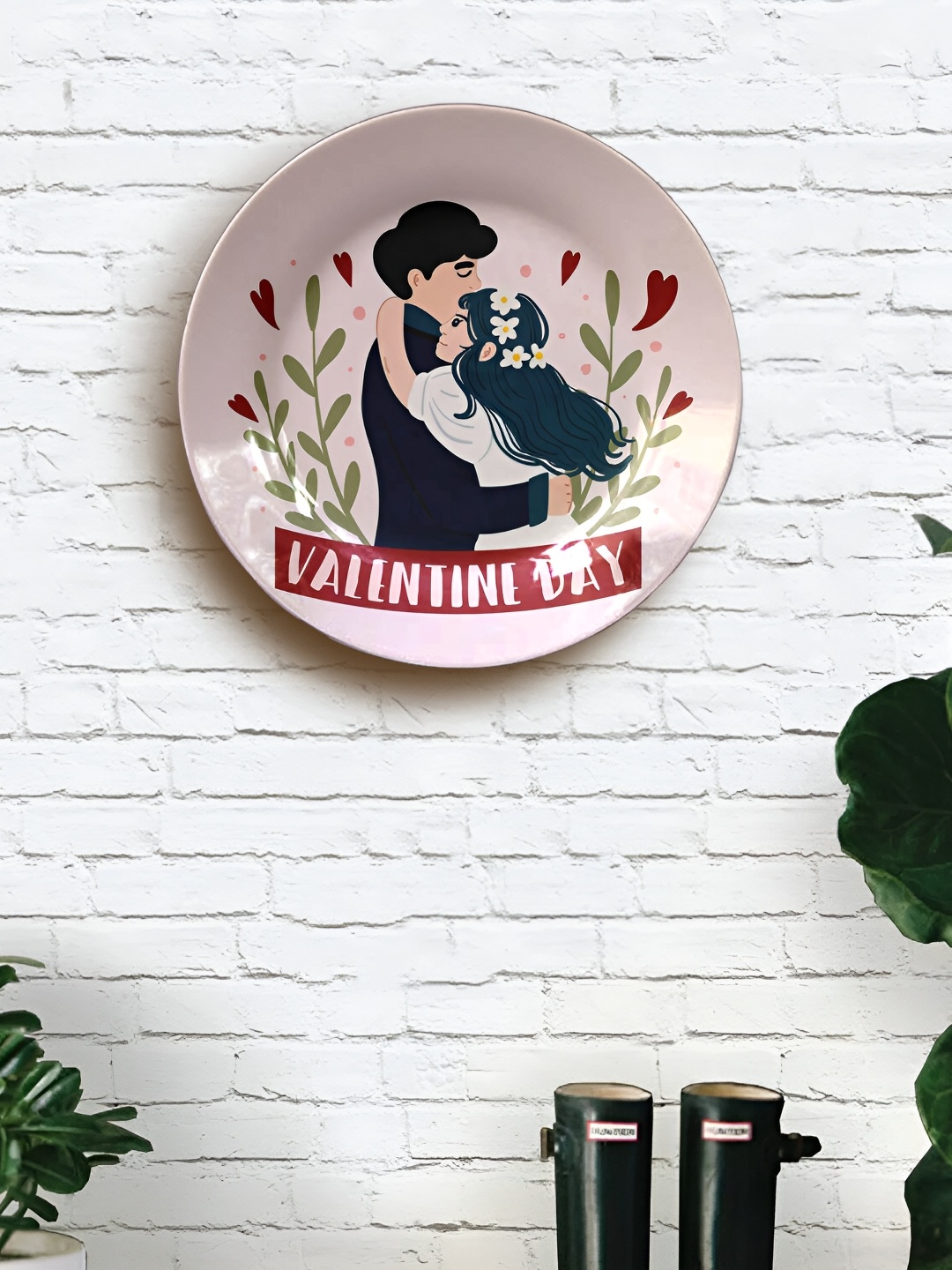 

JIKRAA Beige & Red Valentine Day Ceramic Wall Plate