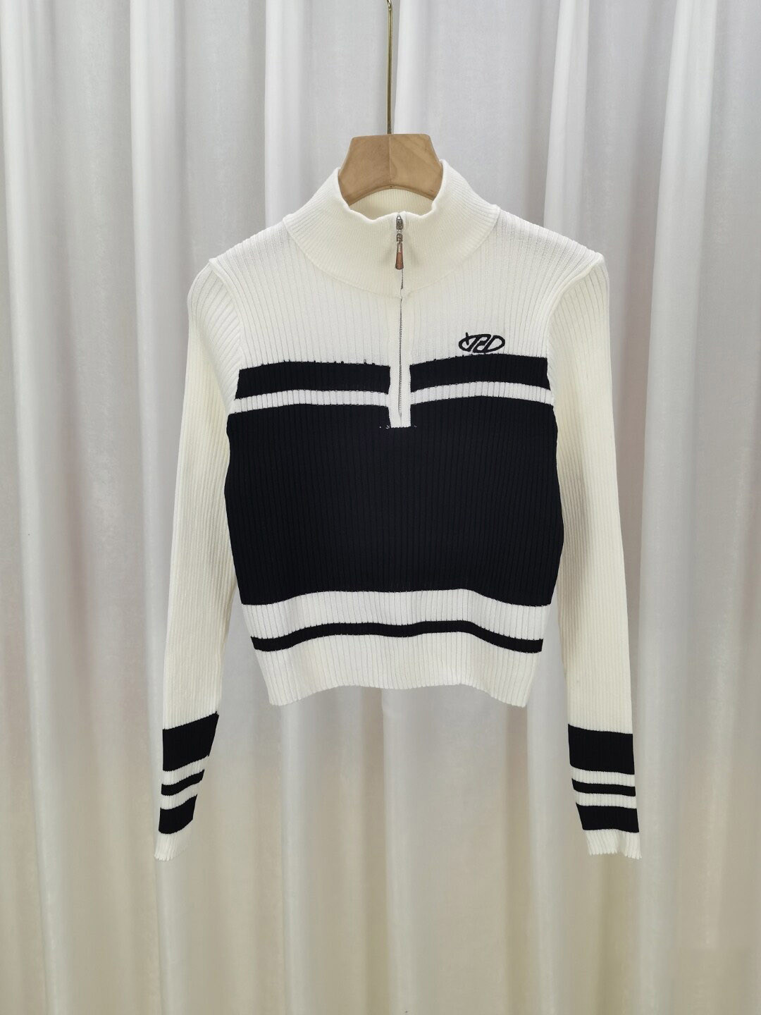 

StyleCast Girls White & Black Striped Regular Top
