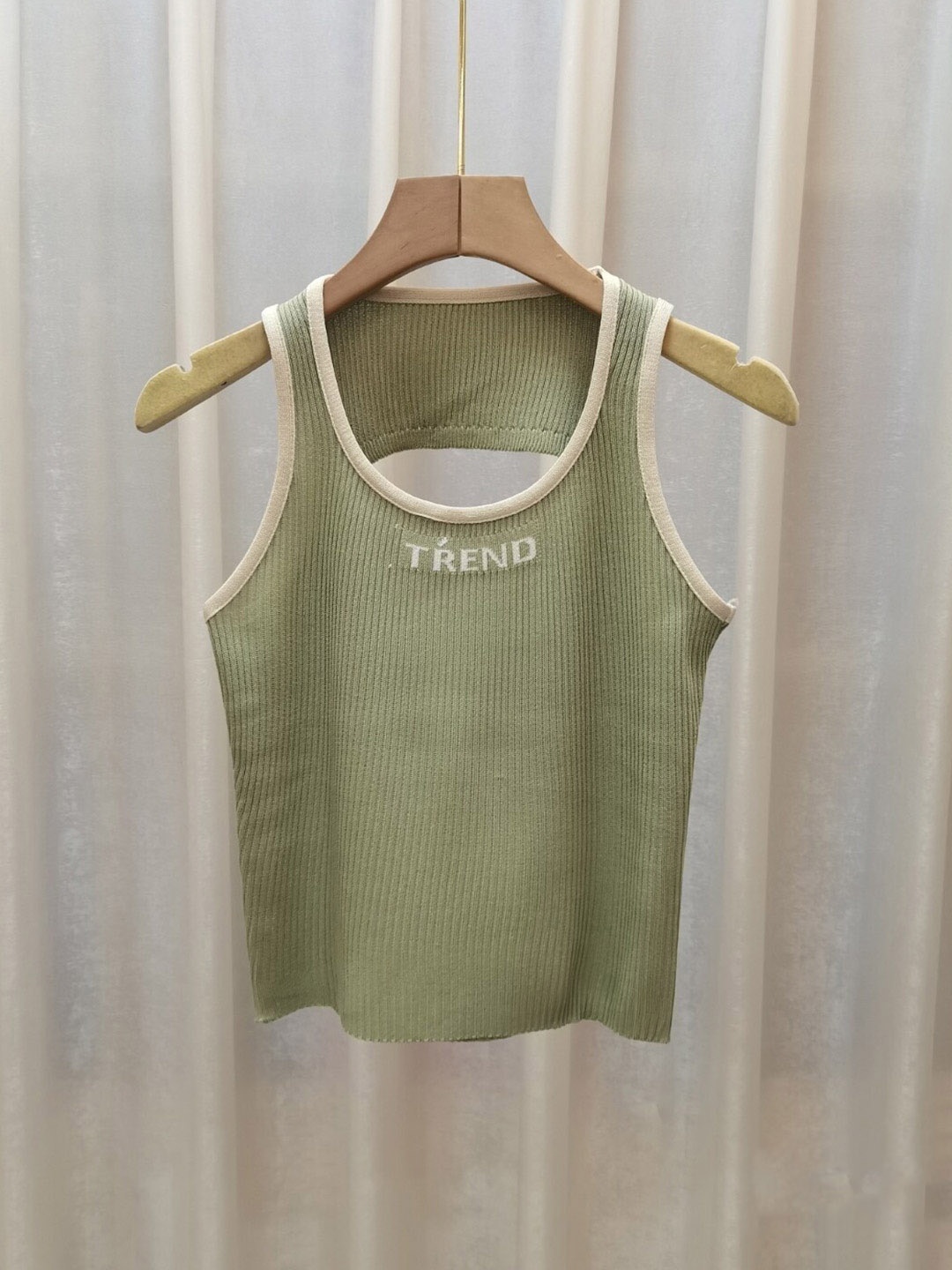 

StyleCast Girls Green Printed Tank Top