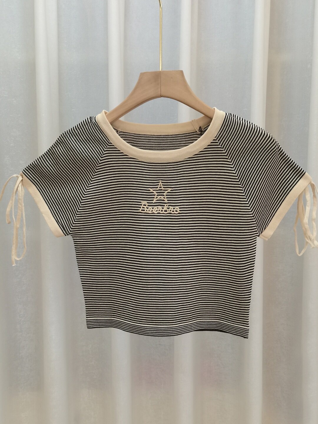 

StyleCast Black & White Horizontal Striped Raglan Sleeves Top