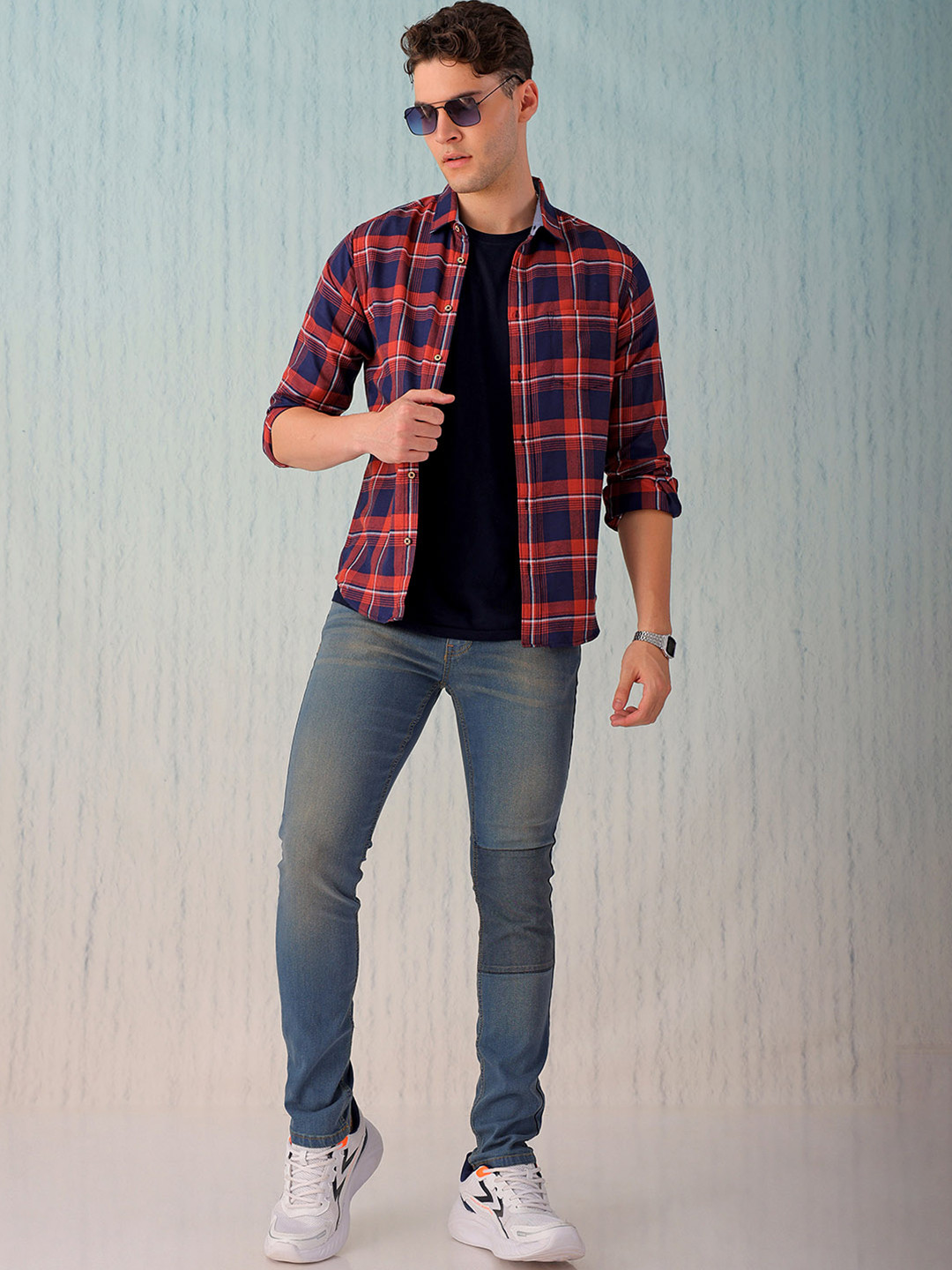 

Hardsoda by The Indian Garage Co Men Blue Slim Fit Heavy Fade Stretchable Jeans