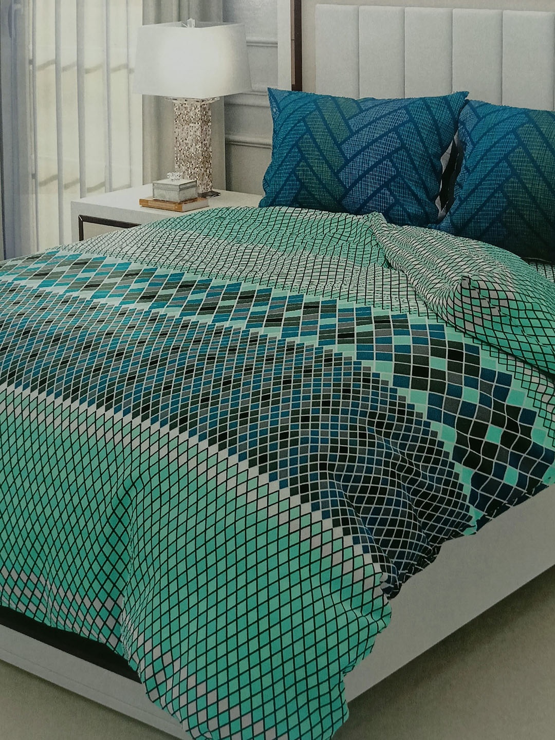 

Signature 4 Pcs Green & Blue Geometric Cotton Double Queen Bedding Set