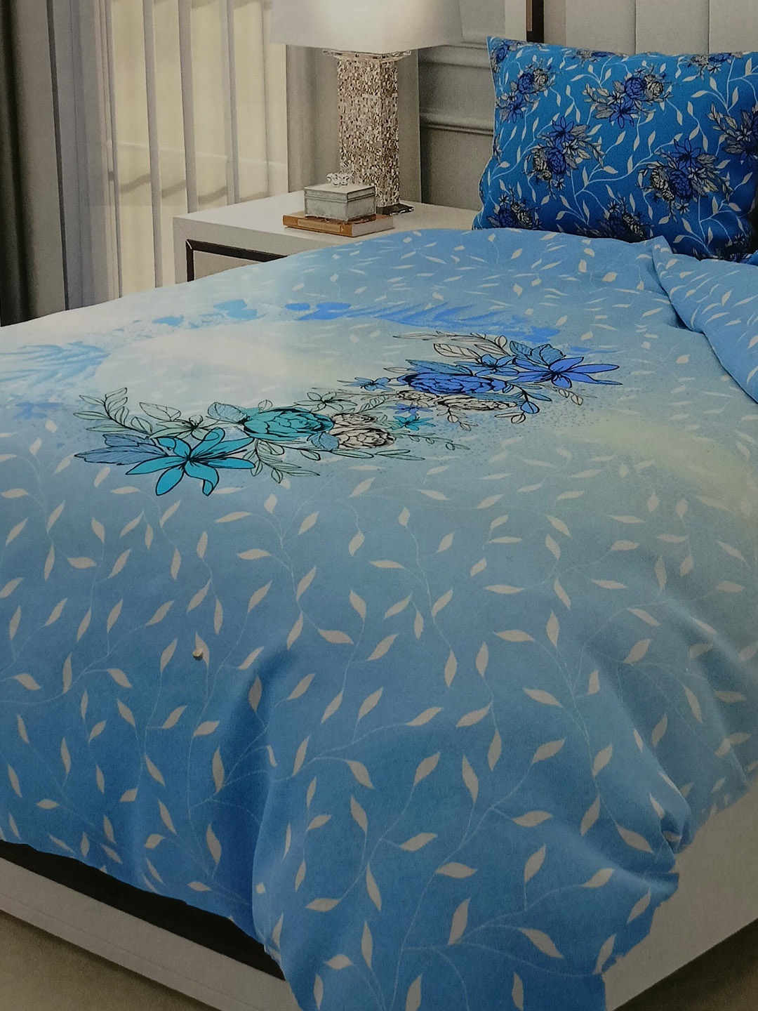 

Signature 4 Pcs Blue & Beige Floral Cotton Double Queen Bedding Set