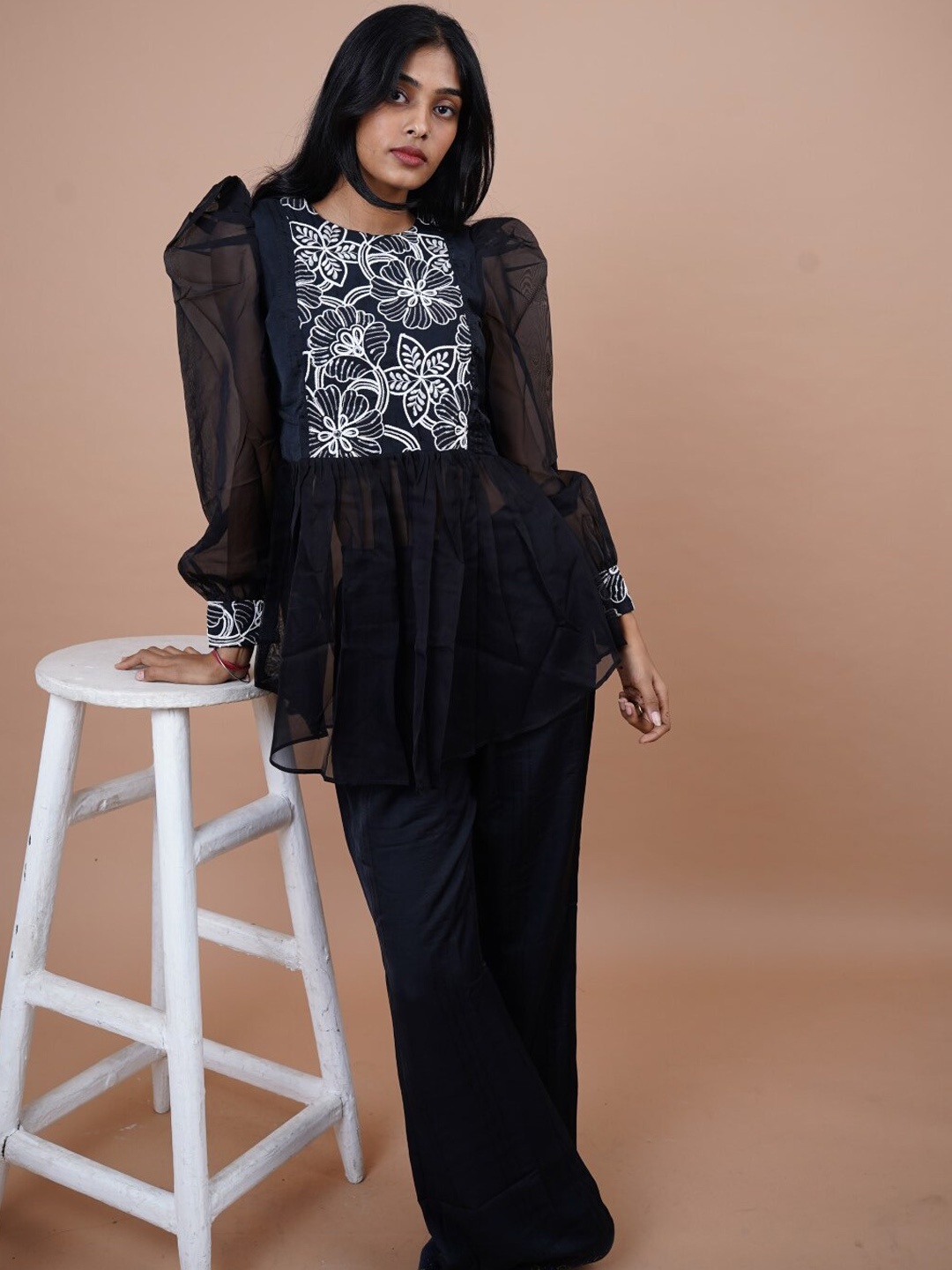 

HOUSE OF MIRA Embroidered Puff Sleeves Tunic With Trousers, Black