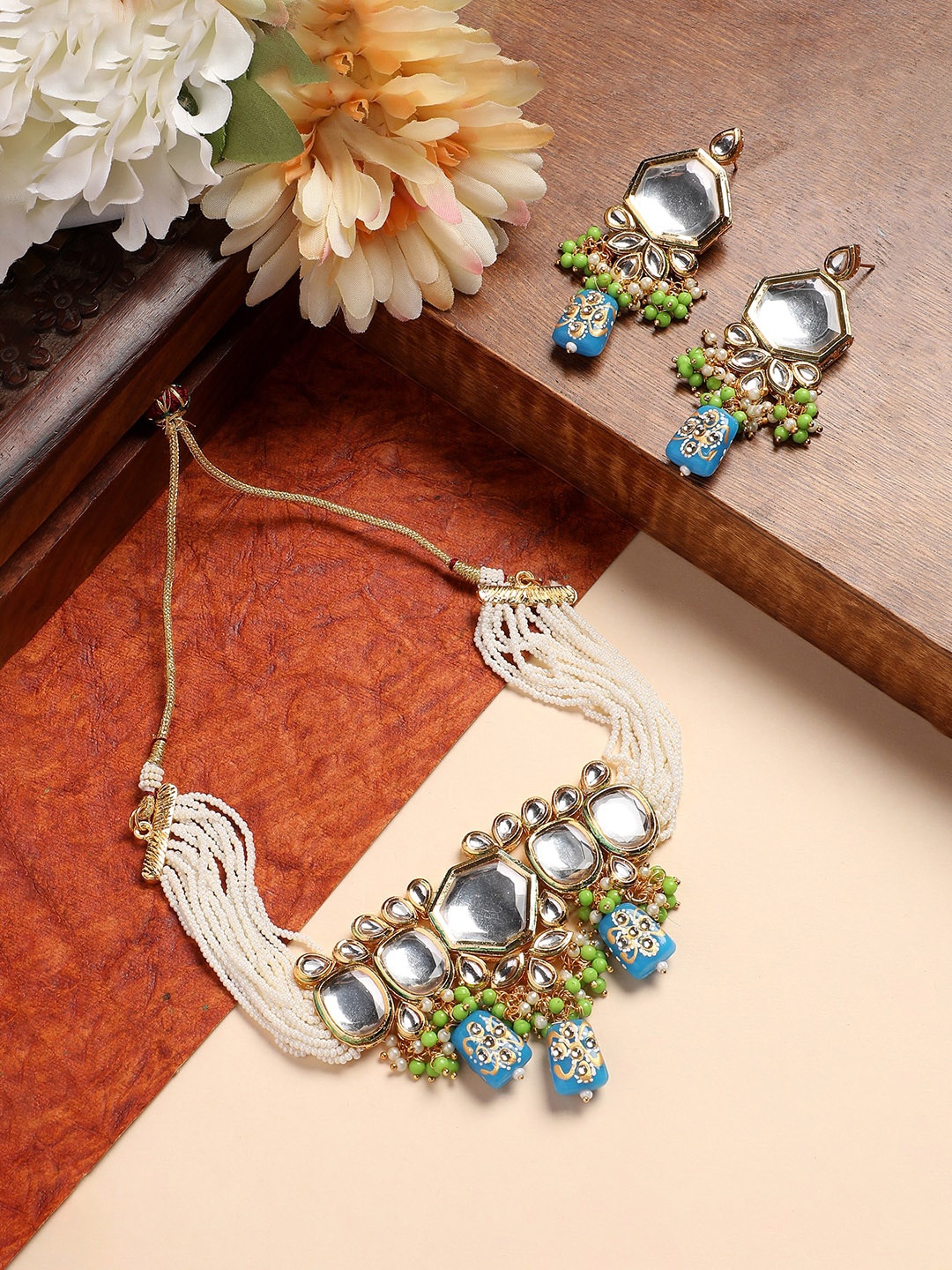 

Anouk Gold-Plated Kundan-Studded & Pearl Beaded Jewellery Set