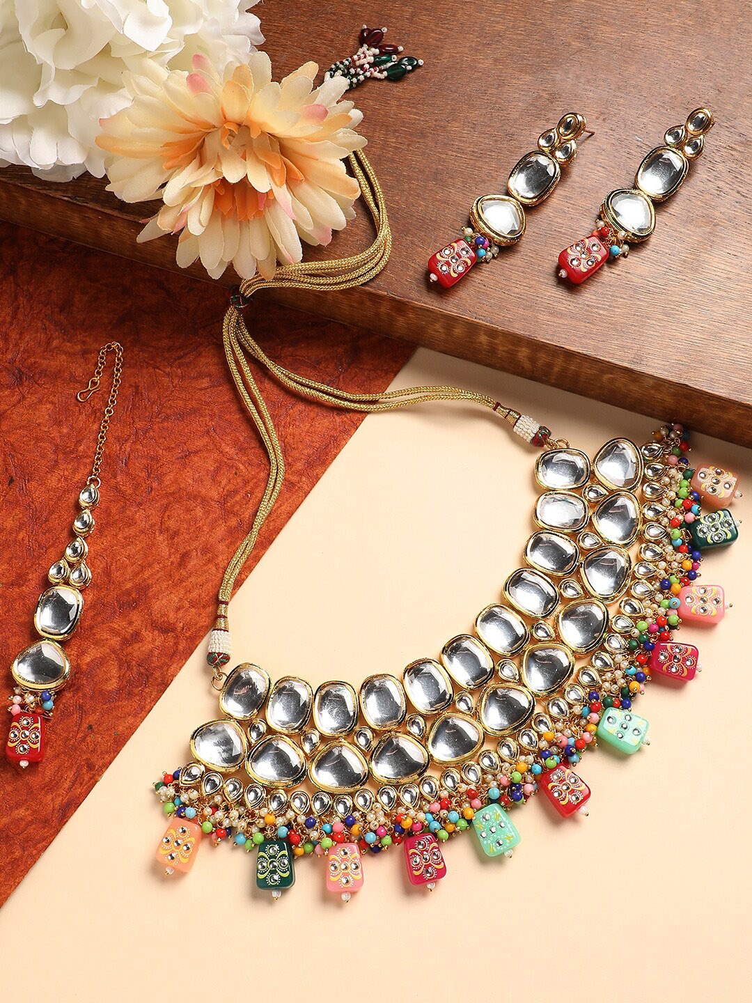 

Anouk Gold-Plated Kundan-Studded & Beaded Jewellery Set