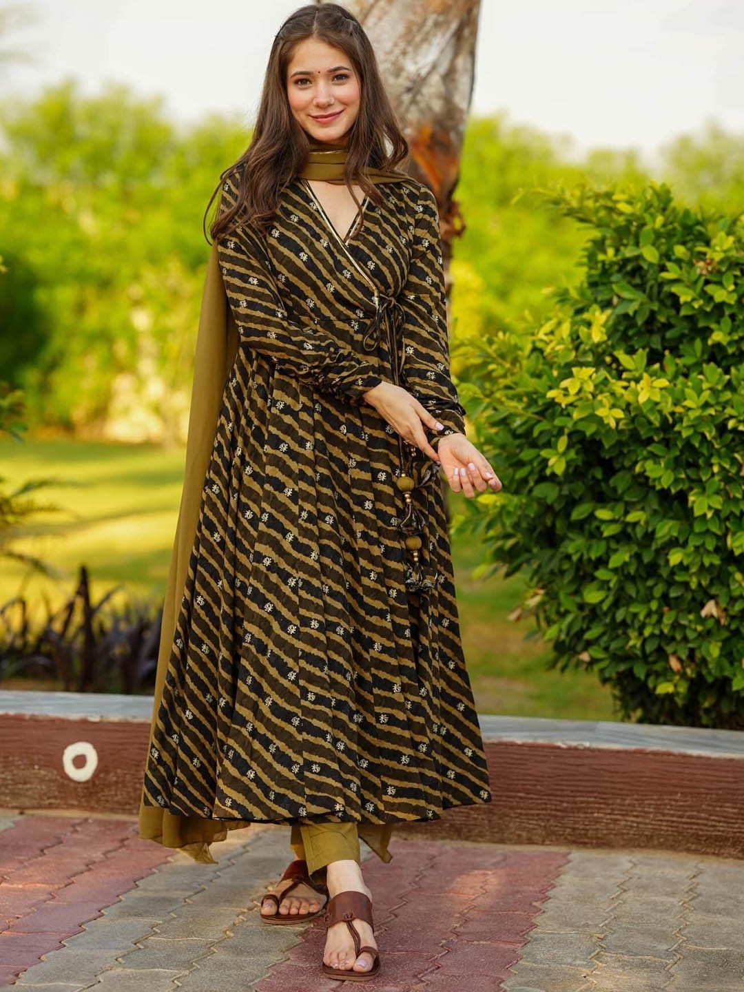 

BRASK INDIA Leheriya Printed Pure Cotton Anarkali Kurta with Trousers & With Dupatta, Green