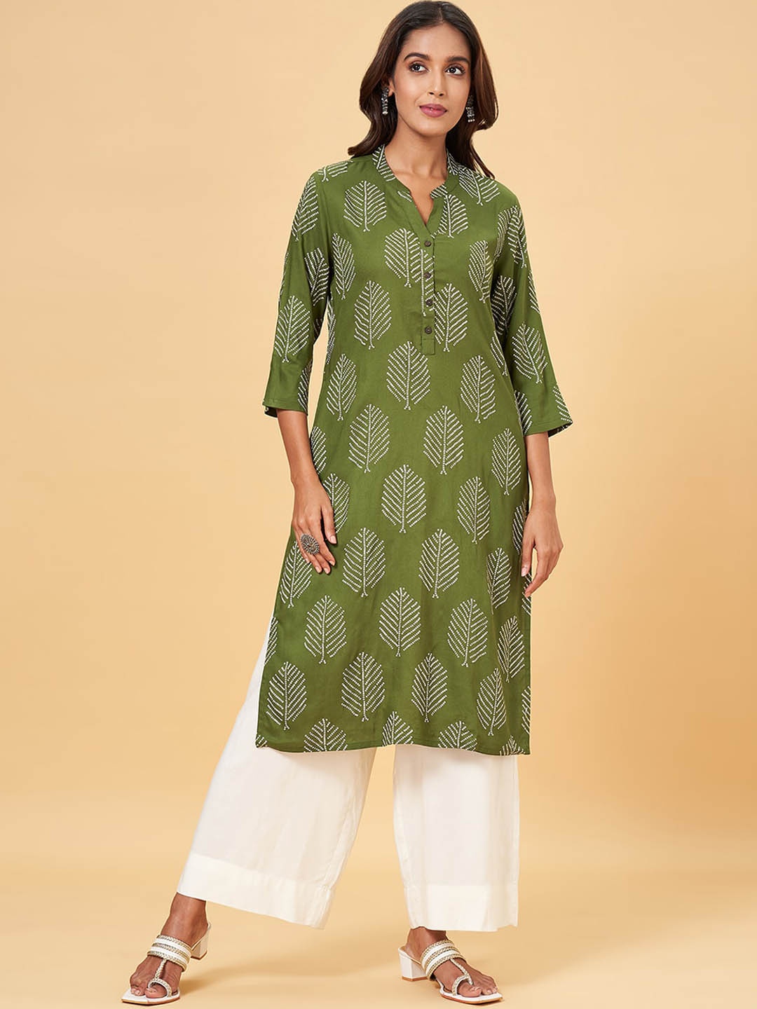 

RANGMANCH BY PANTALOONS Ethnic Motifs Printed Band Collar Kurta, Olive