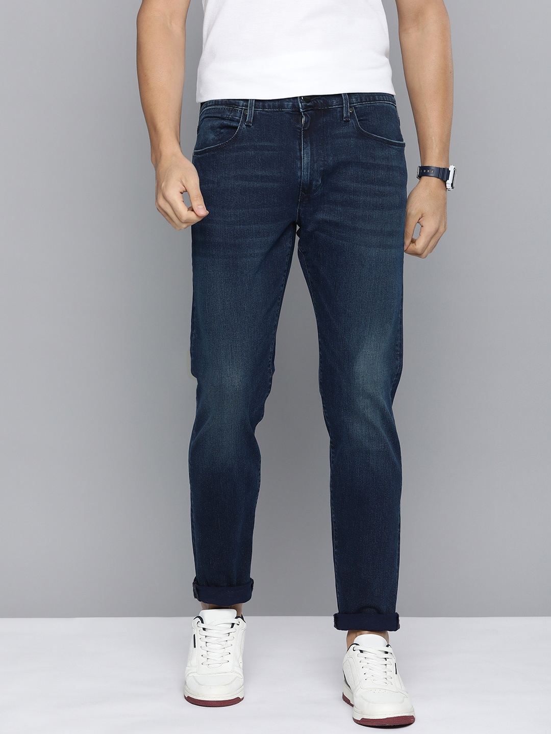 

Levis Men Tapered Fit Light Fade Stretchable Jeans, Blue