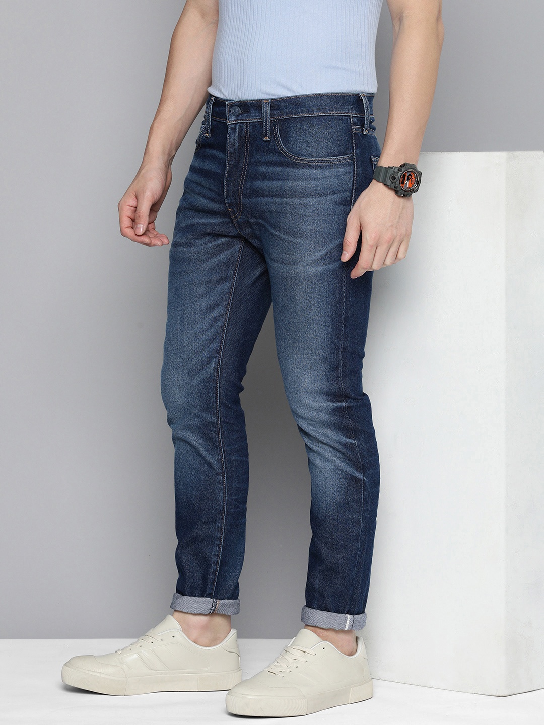 

Levis Men 512 Slim Tapered Fit Light Fade Stretchable Jeans, Navy blue