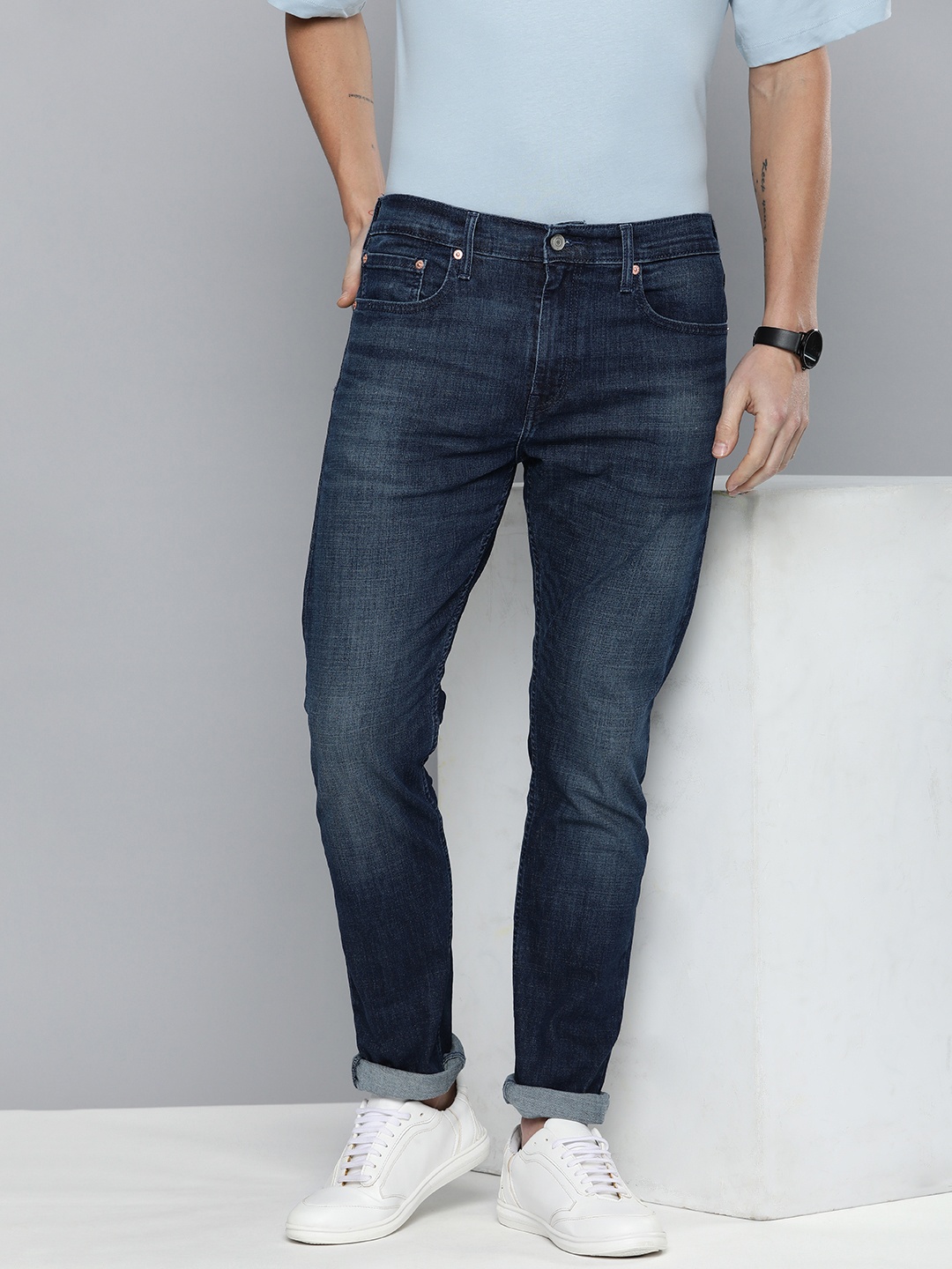 

Levis Men 512 Slim Tapered Fit Light Fade Stretchable Jeans, Blue