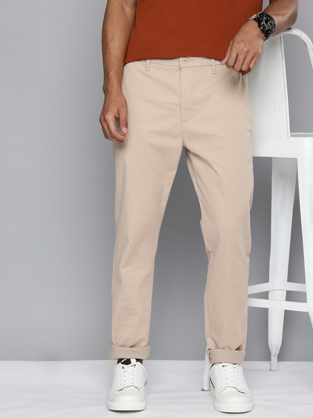 

Levis Men 512 Slim Fit Low-Rise Chinos, Beige