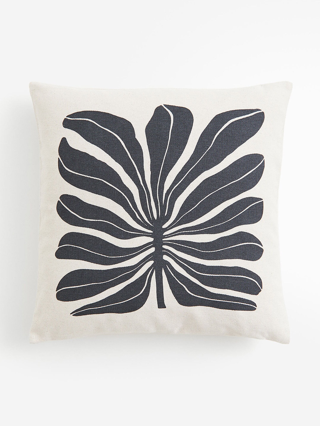 

H&M White Cotton Patterned Cushion Cover