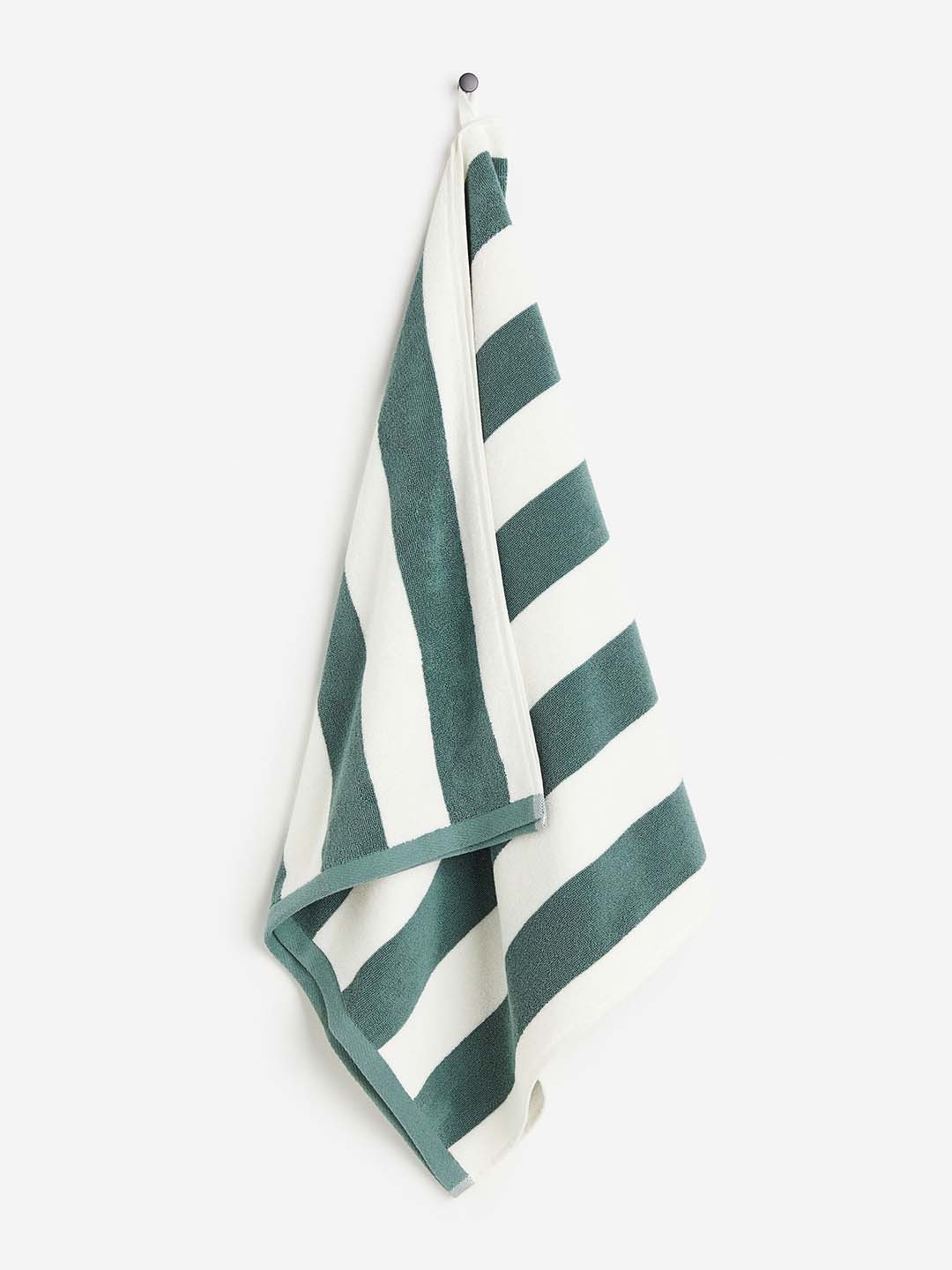 

H&M White & Green Pure Cotton Bath Towel