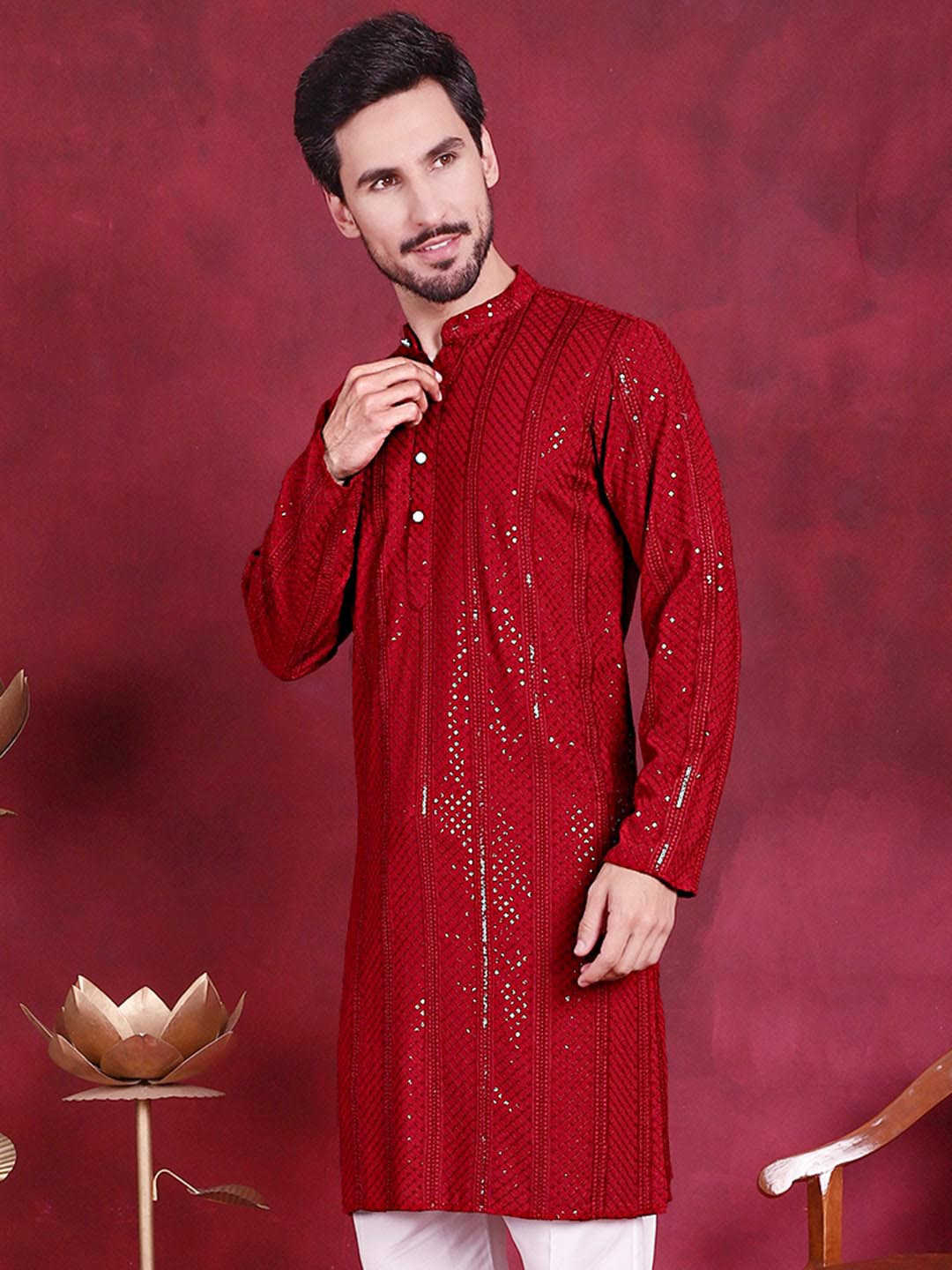 

Jompers Embellished Mandarin Collar Sequinned Straight Kurta, Red
