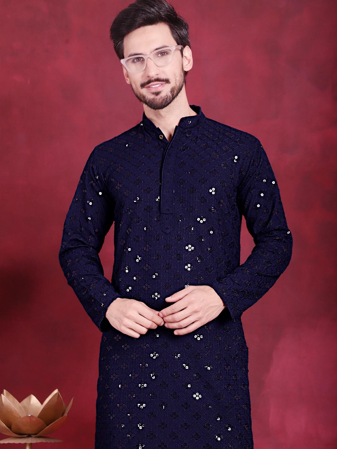 

Jompers Geometric Embroidered Chikankari Mandarin Collar Cotton Sequinned Kurta, Navy blue