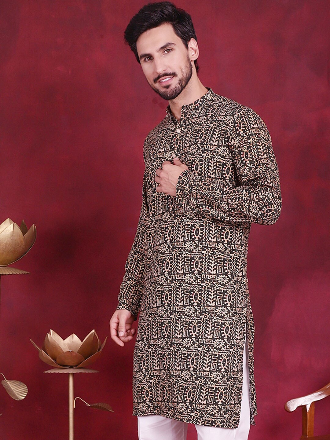 

Jompers Men Black & Beige Ethnic Motifs Printed Kurta