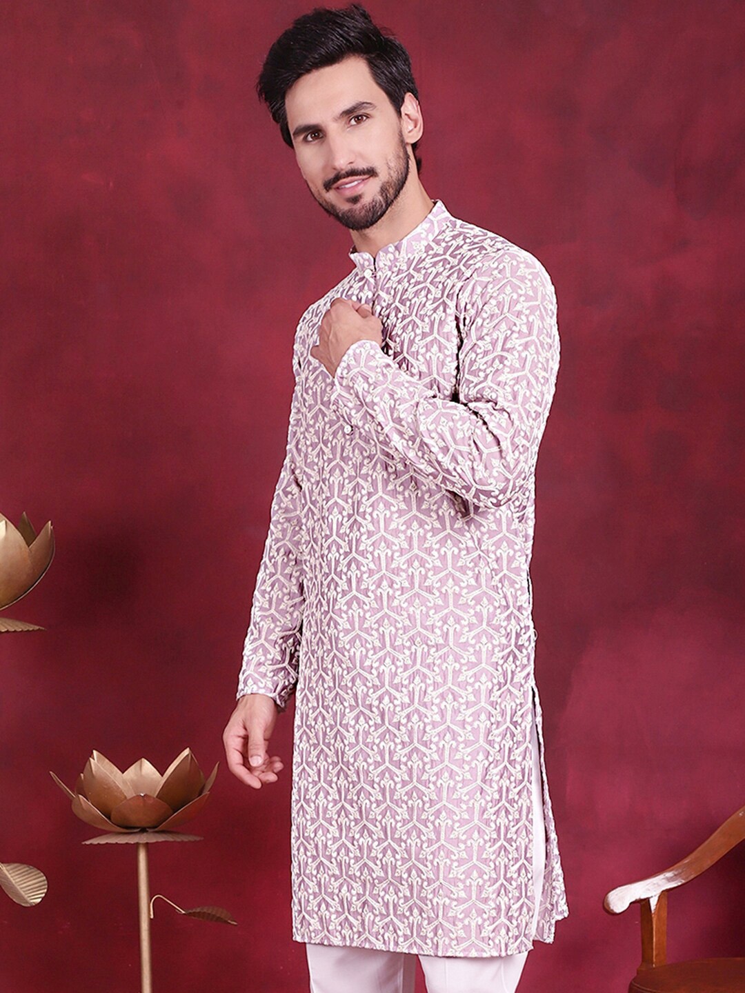 

Jompers Geometric Embroidered Mandarin Collar Straight Chikankari Kurta, Purple