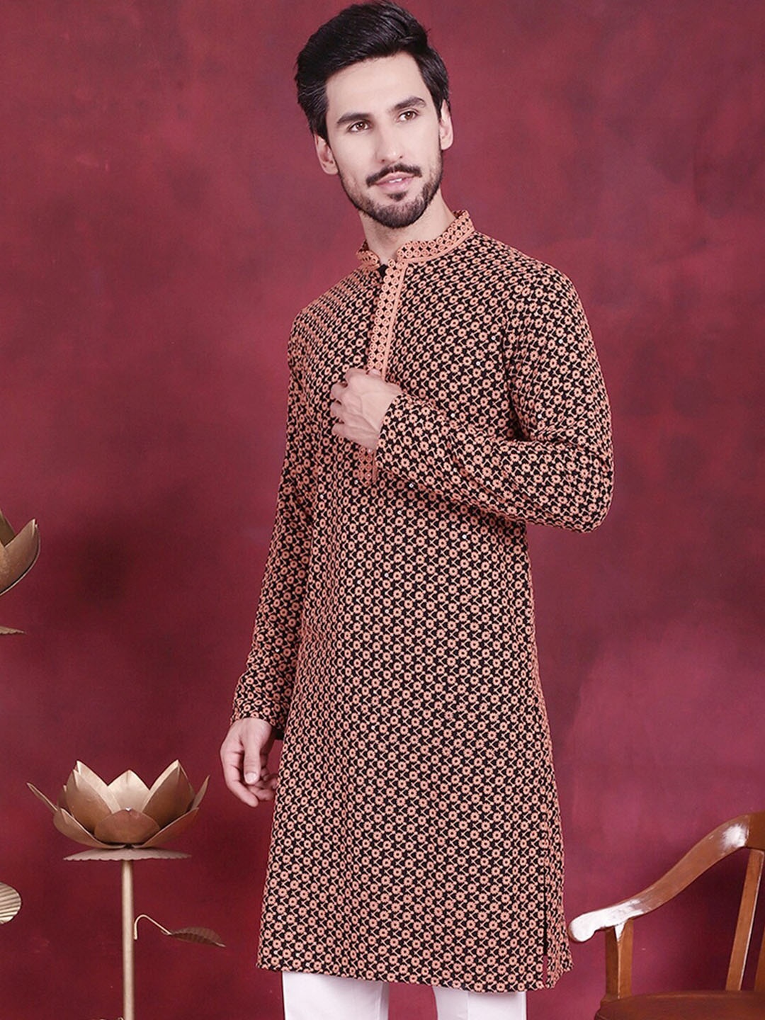 

Jompers Floral Embroidered Mandarin Collar Sequinned Straight Kurta, Black