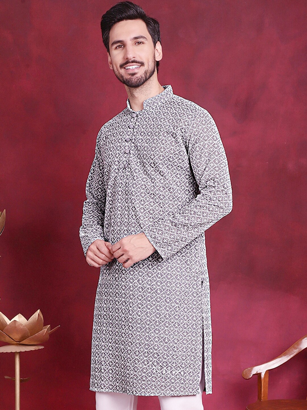 

Jompers Floral Embroidered Mandarin Collar Pure Cotton Straight Kurta, Grey