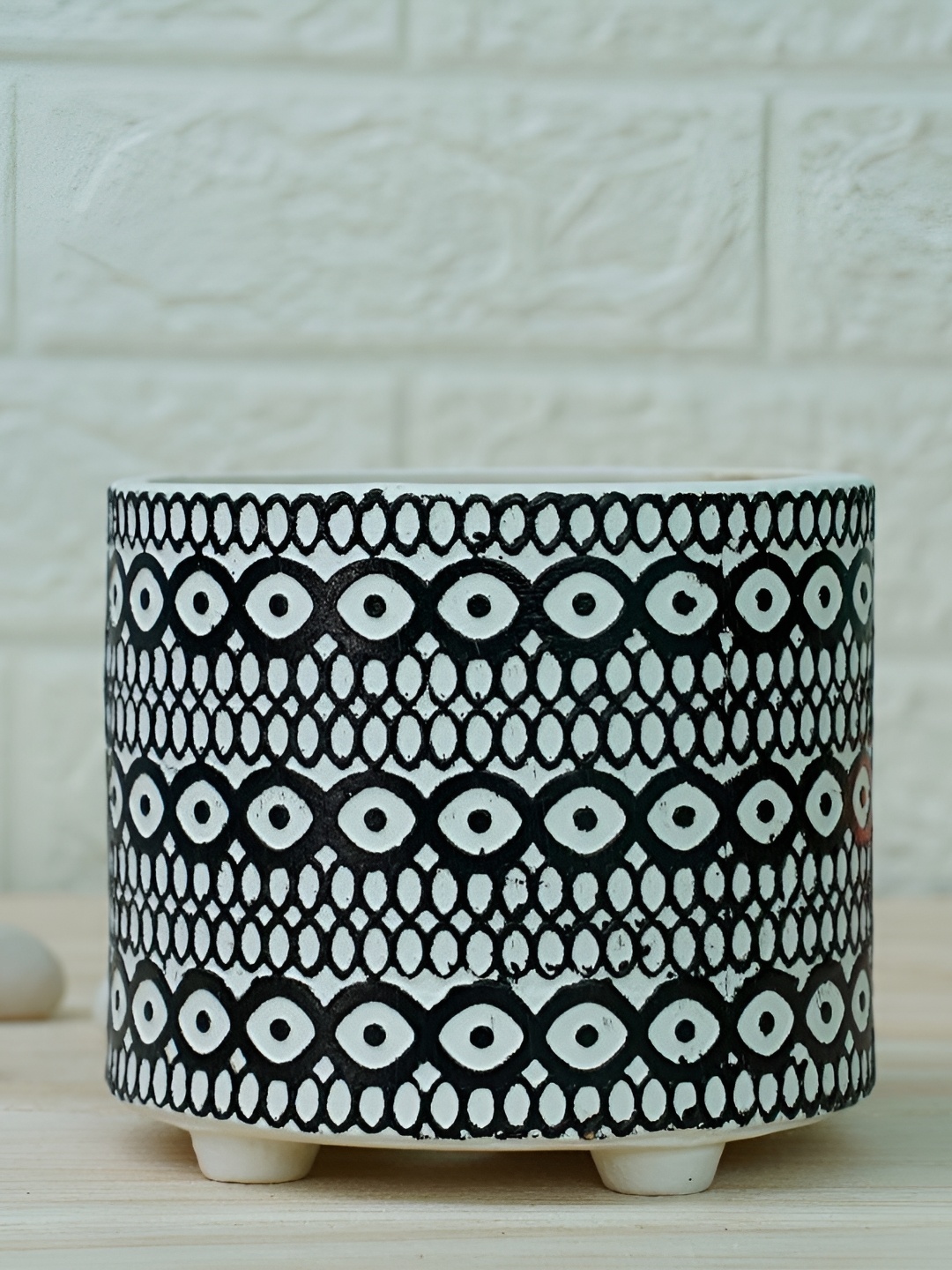 

GOLD DUST Black & White Printed Ceramic Planters