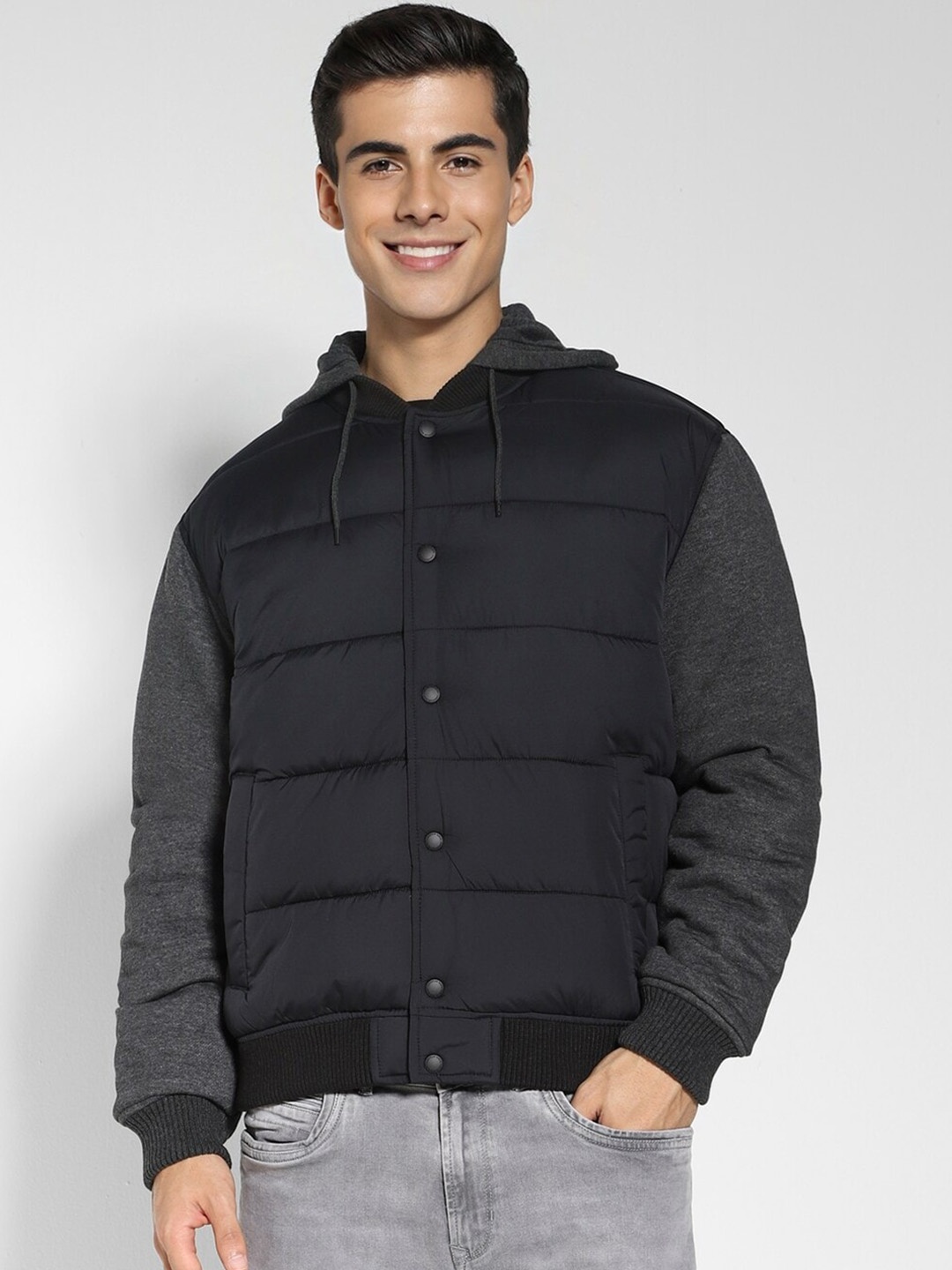 

AMERICAN EAGLE OUTFITTERS Hodded Puffer Jacket, Black