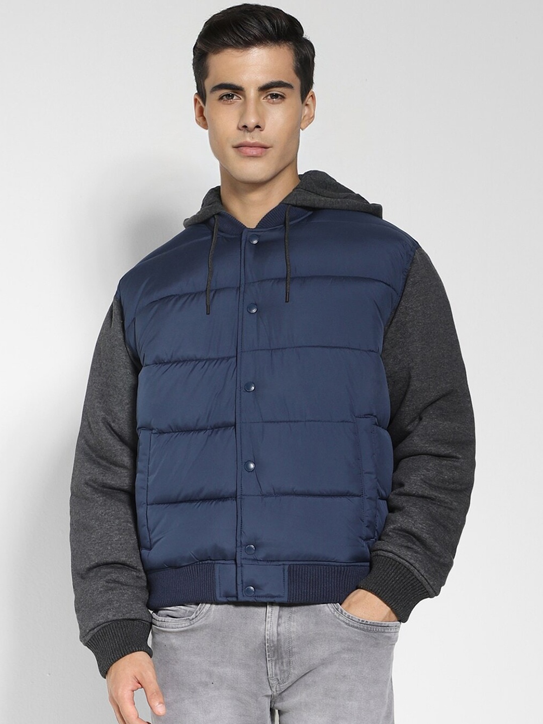 

AMERICAN EAGLE OUTFITTERS Colourblocked Hooded Puffer Jacket, Navy blue