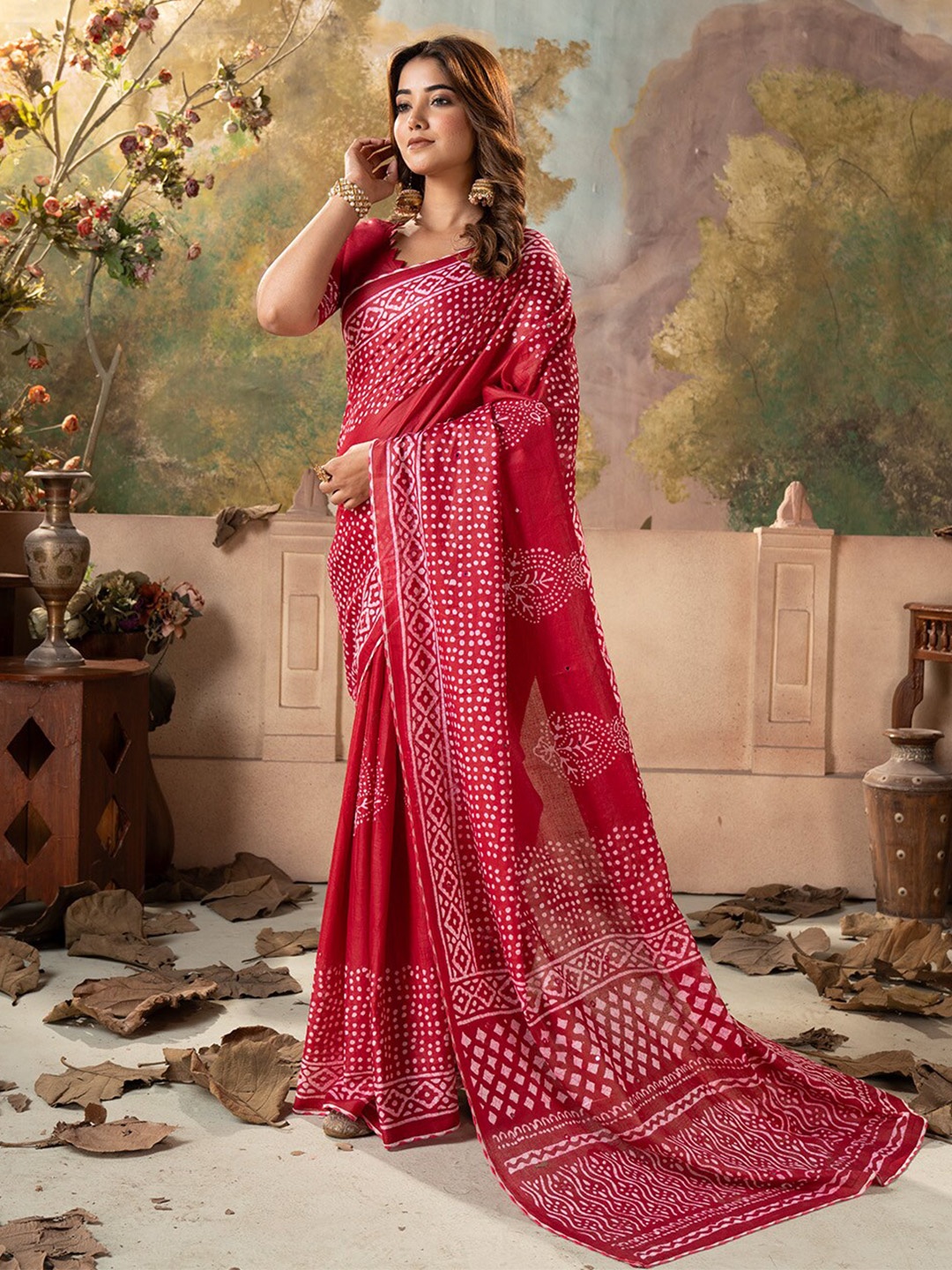 

VASTRANAND Colourblocked Mirror Work Pure Cotton Designer Bagru Saree, Red