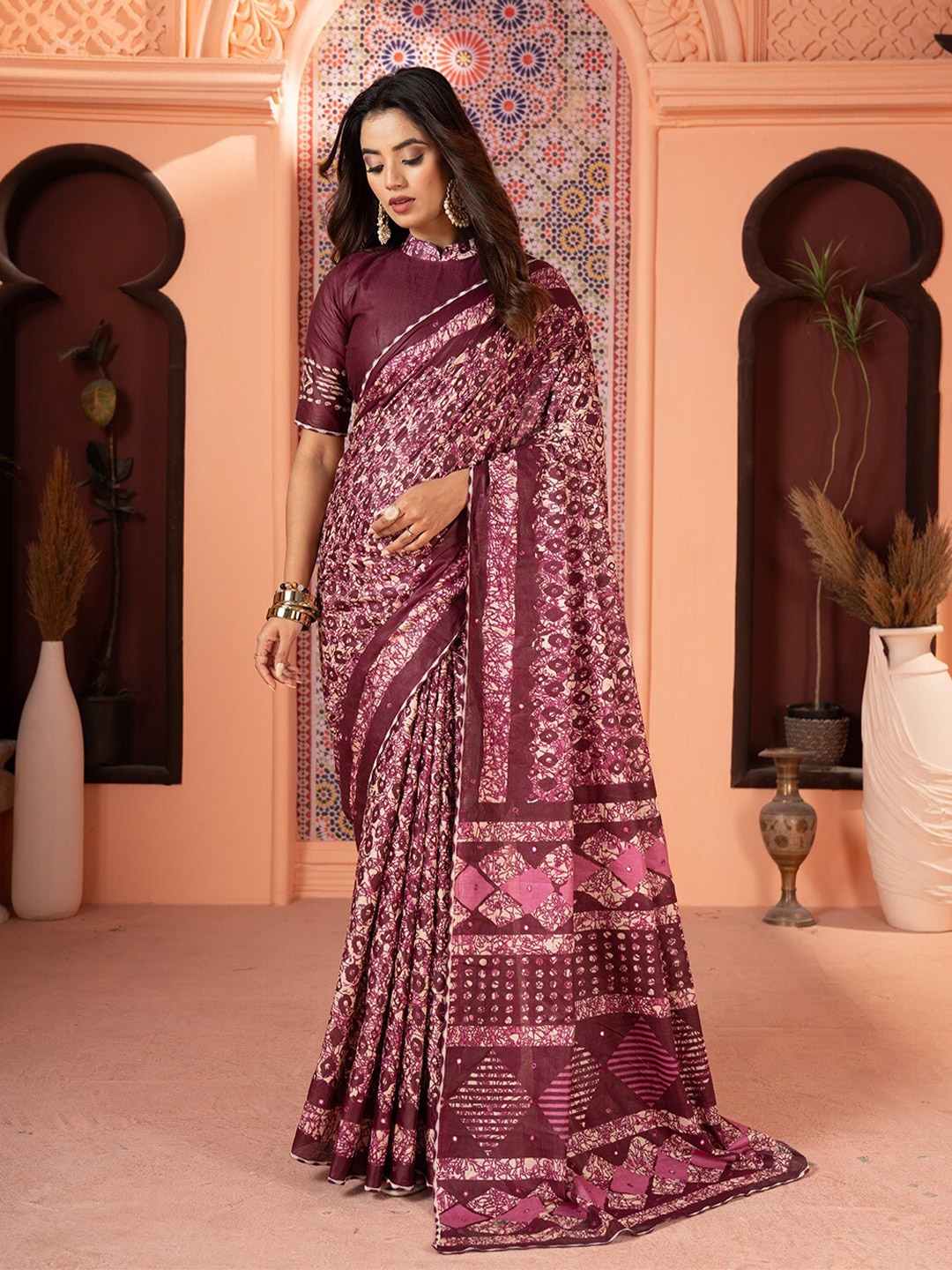 

VASTRANAND Ajrak Block Printed Mirror Work Pure Cotton Bagru Saree, Burgundy