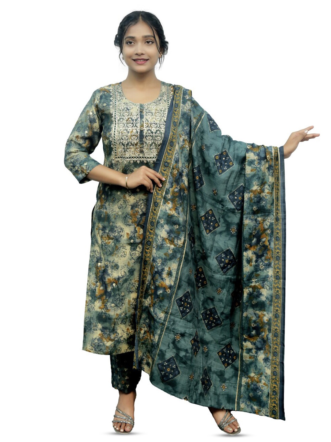 

PUSHKARA Printed Pure Cotton Kurta & Trousers With Dupatta, Green