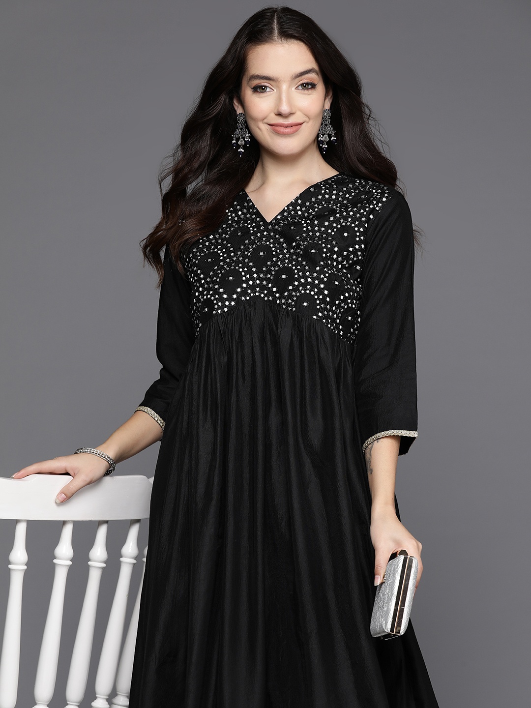 

Indo Era Geometric Embroidered Zari Liva Kurta, Black