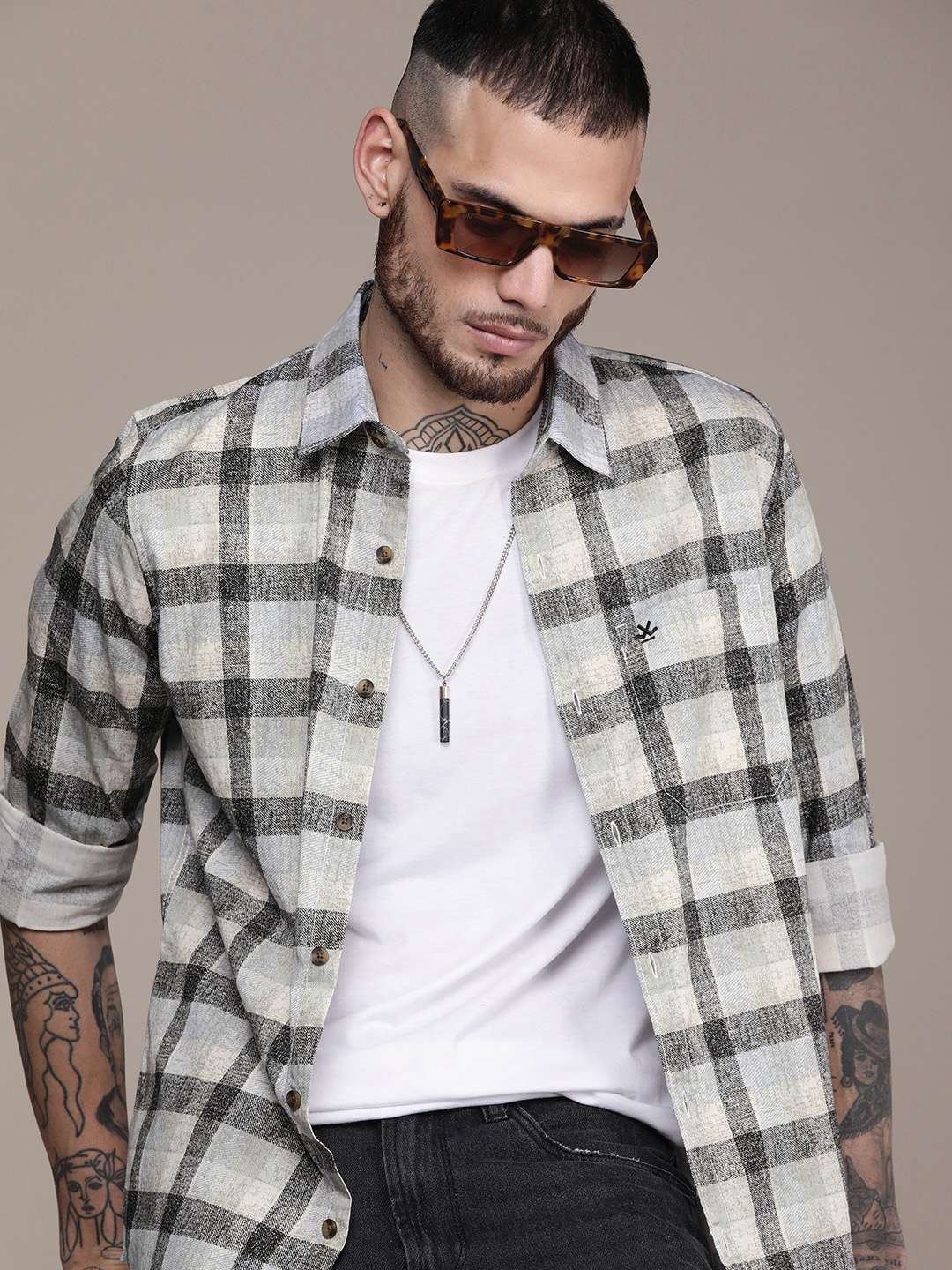

WROGN Men Slim Fit Checked Pure Cotton Casual Shirt, Off white