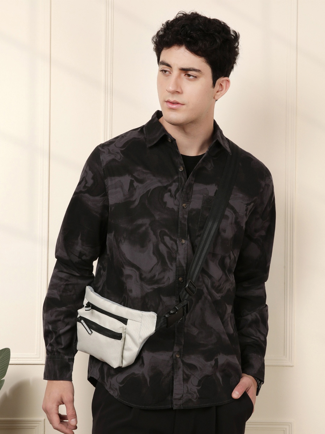 

WROGN Slim Fit Printed Pure Cotton Casual Shirt, Black